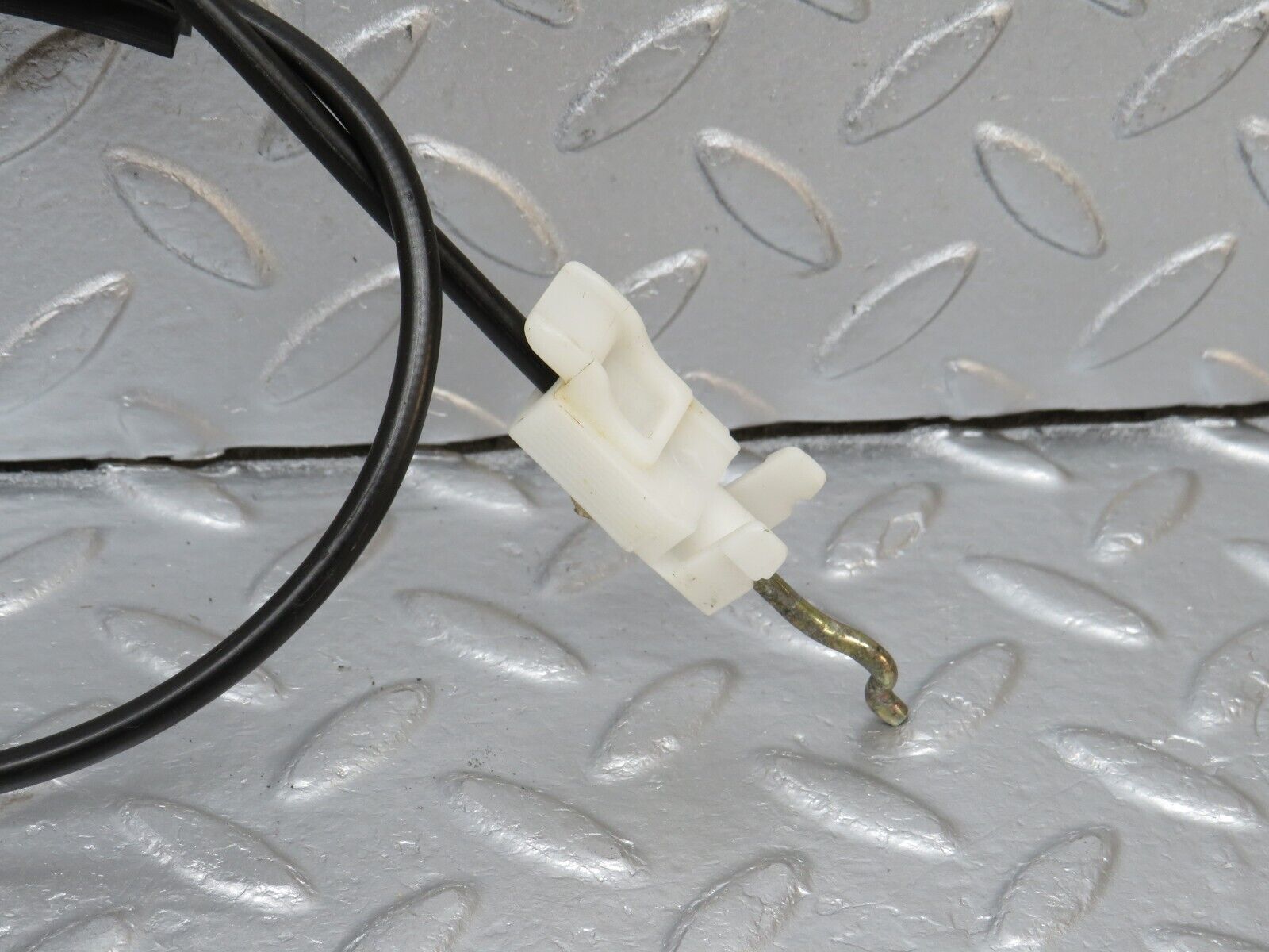 39754 Mercedes-Benz R129 320SL Coupe Door Lock Cable