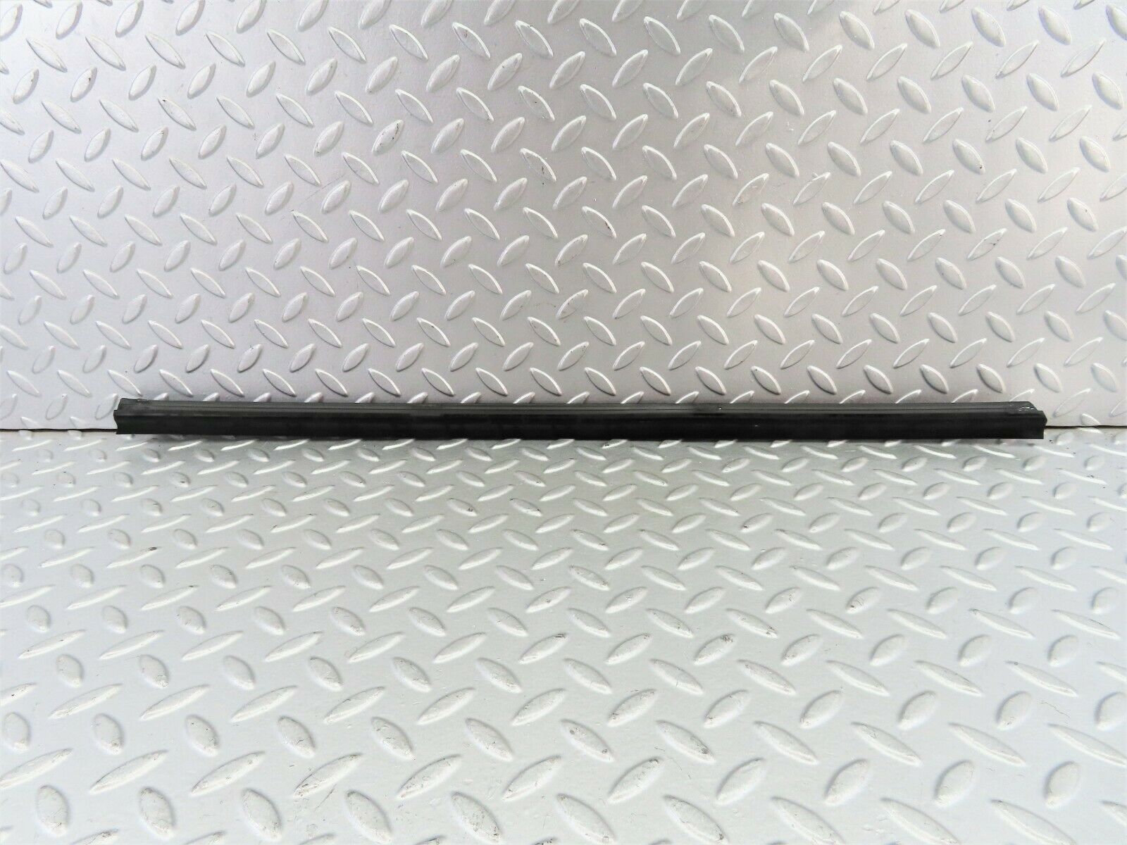 7653 Mercedes-Benz S123 230TE Wagon Window Weatherstrip Outer Seal Front Left