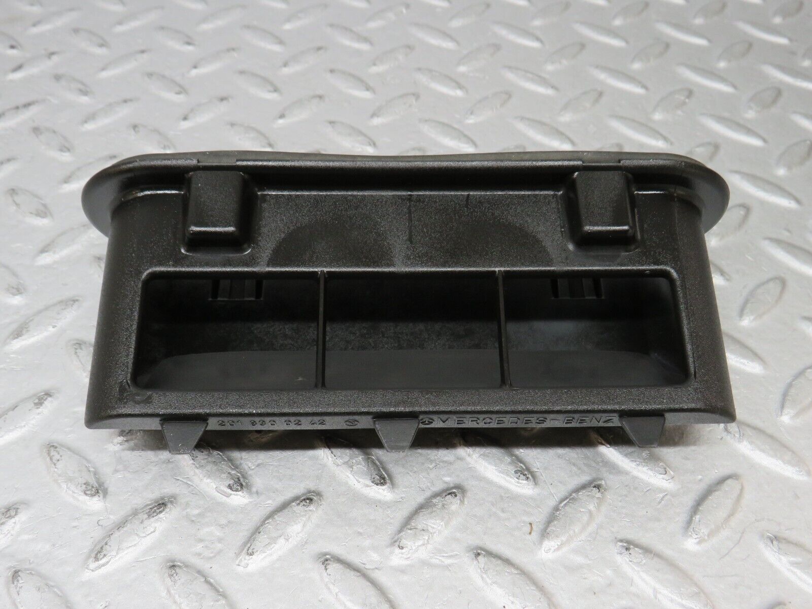 36465 Mercedes-Benz W201 190E 2.0L Trunk Breather Ventilation Valve 2x 2018300242