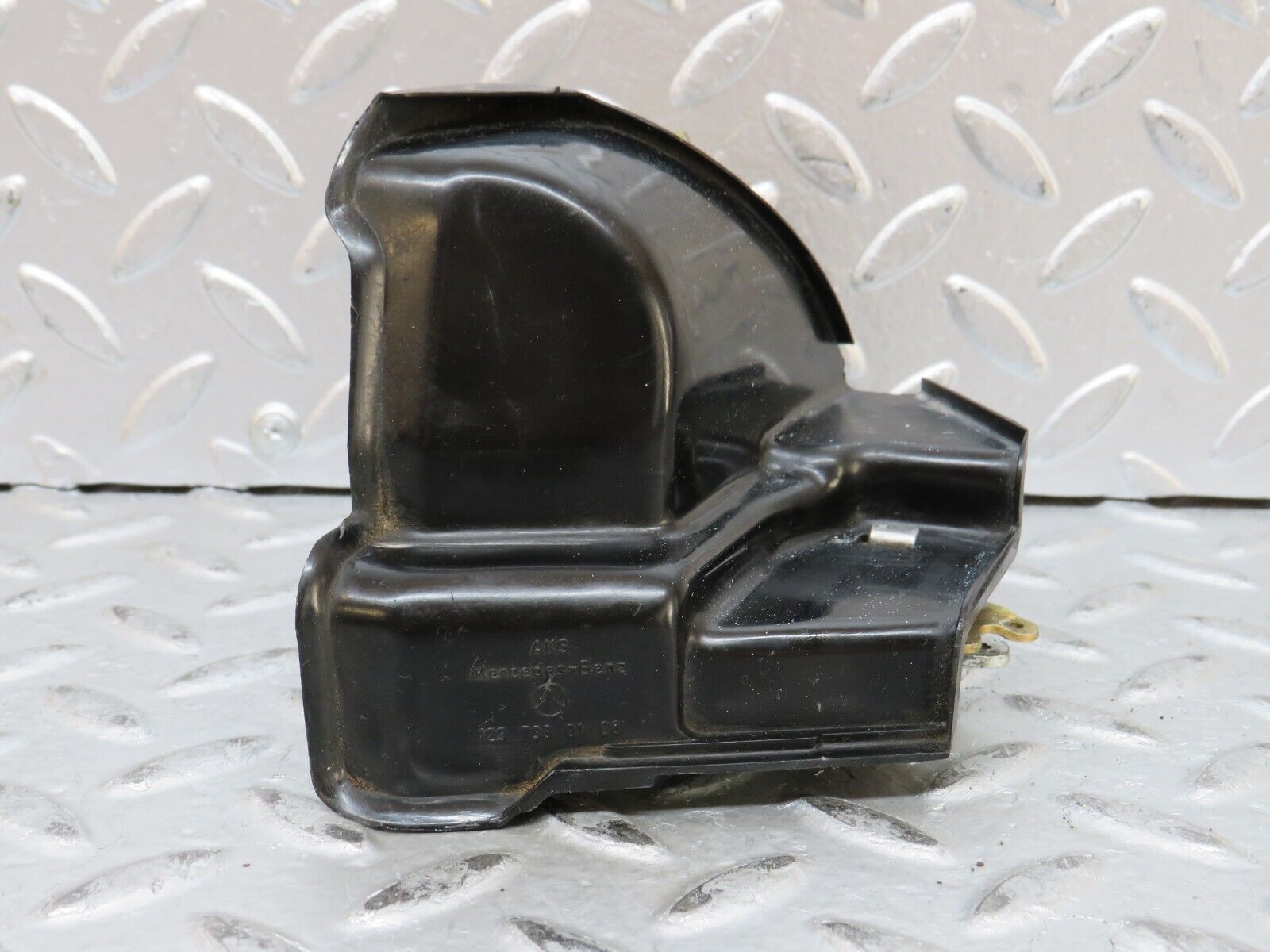 28291 Mercedes-Benz S123 240D Wagon Rear Left Door Lock Mechanism 1237330108