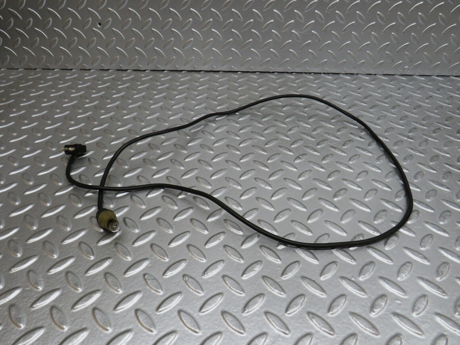 29593 Mercedes-Benz W124 230E Front Wing Indicator Cable Wire 1249971881