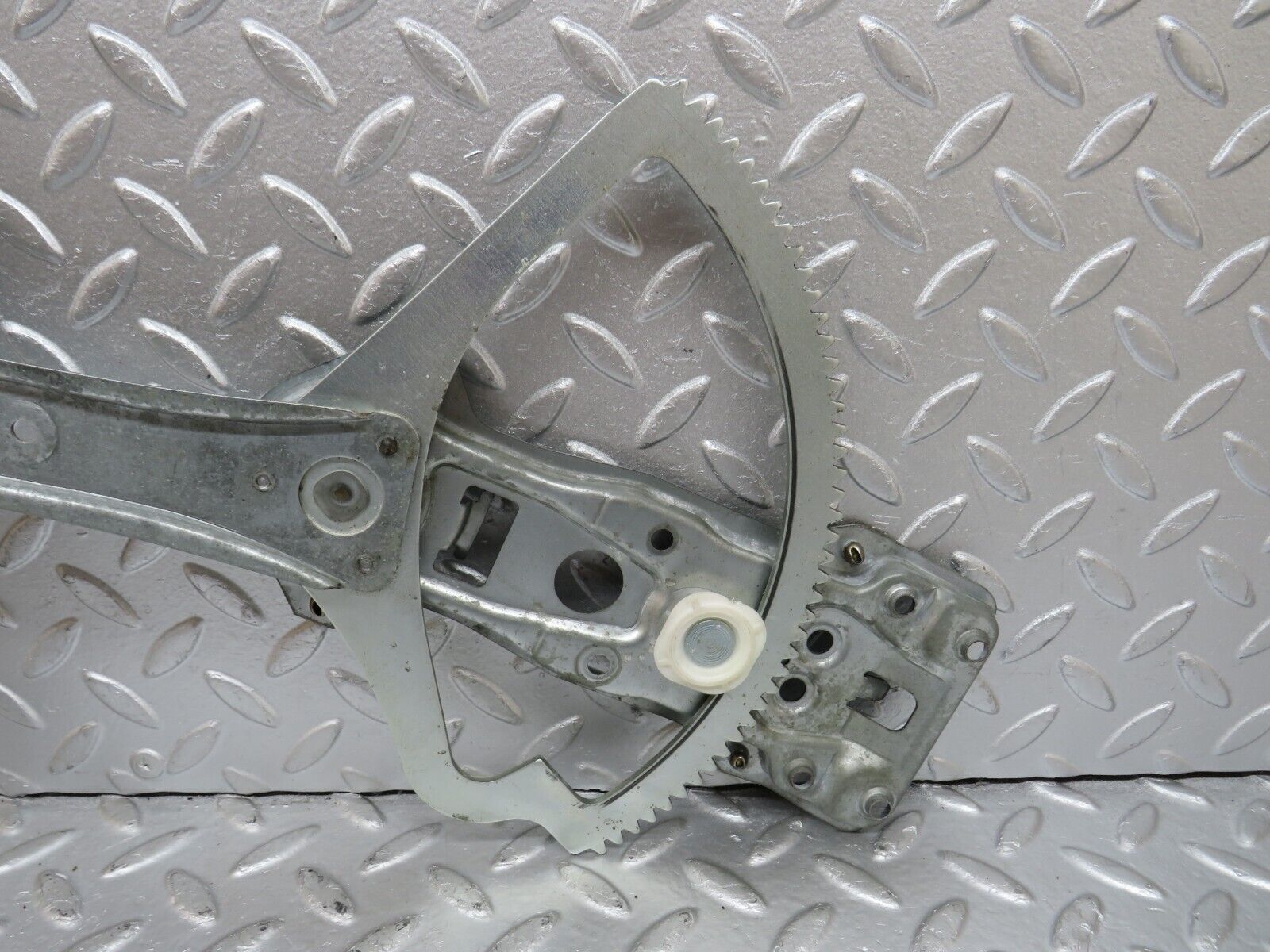 33391 Mercedes-Benz W202 C180 Front Right Power Window Regulator