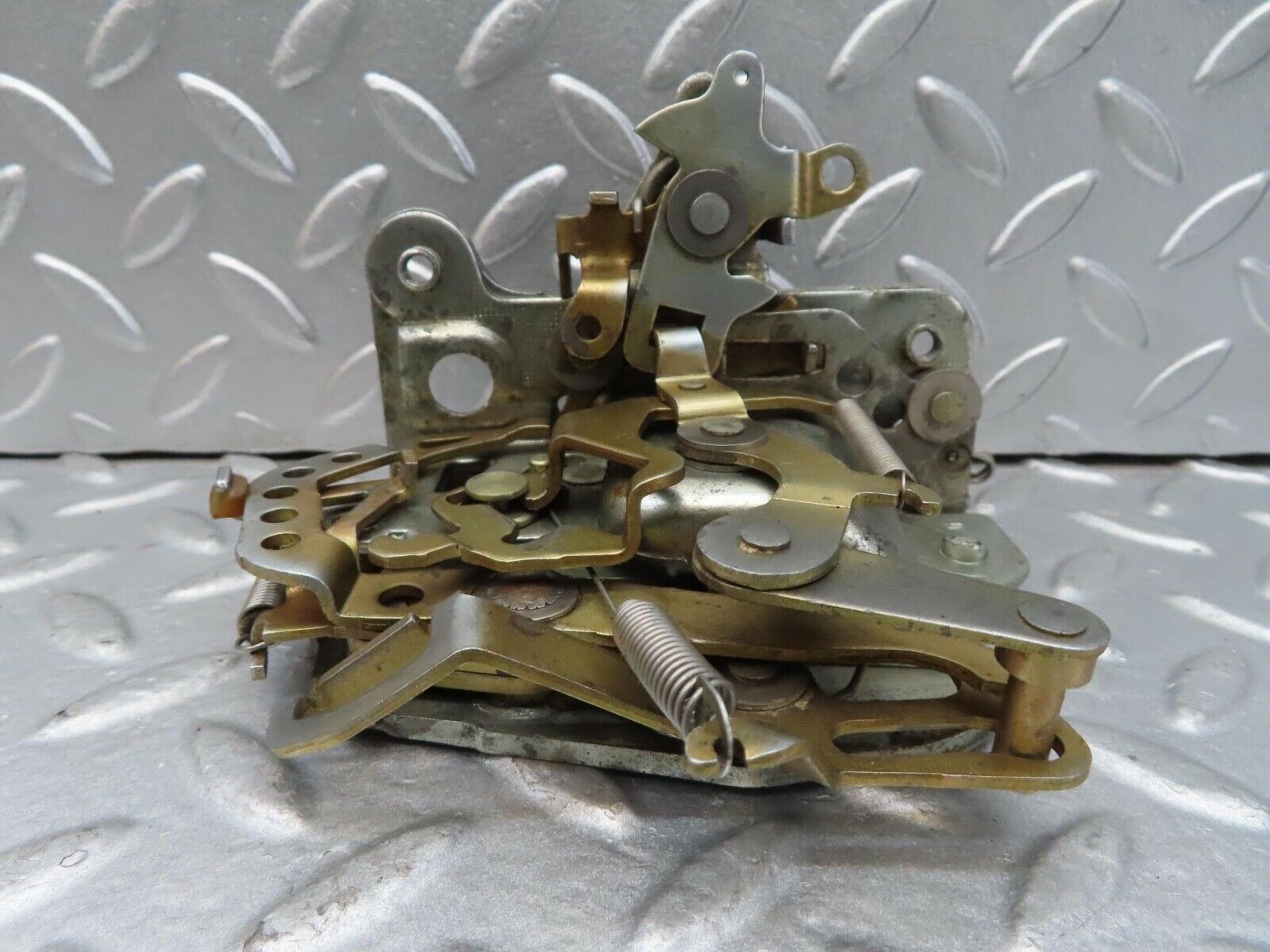 14264 Mercedes-Benz W116 350SE Rear Left Door Lock Mechanism