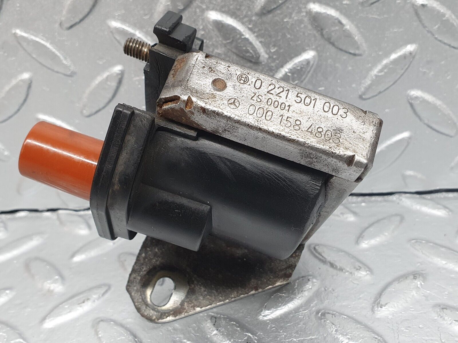 40917 Mercedes-Benz W126 300SE Ignition Coil 0001584803