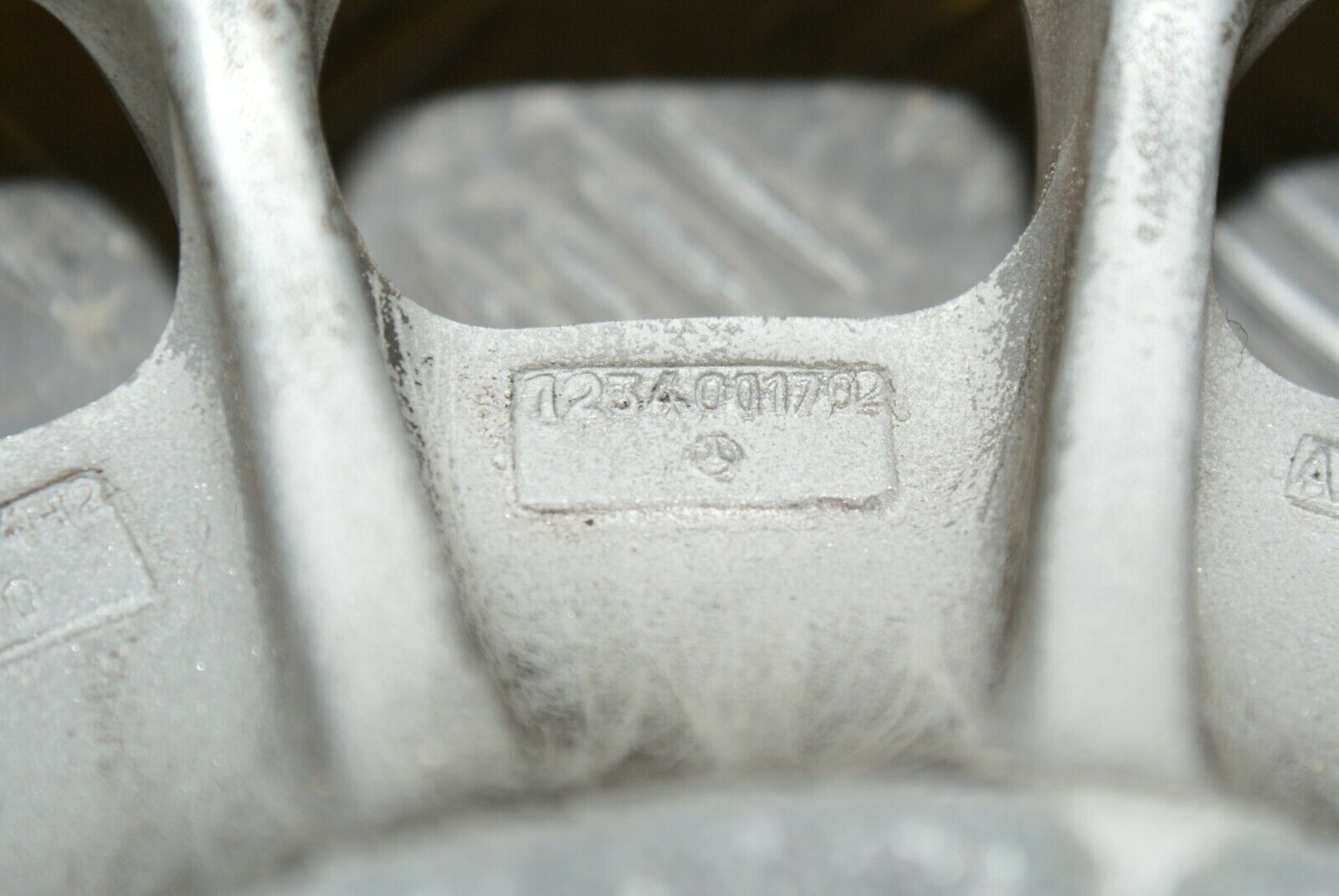 2459 Mercedes-Benz W123 Alloy Wheel Mexican Hat 5.5Jx14H2 ET30 1234001702