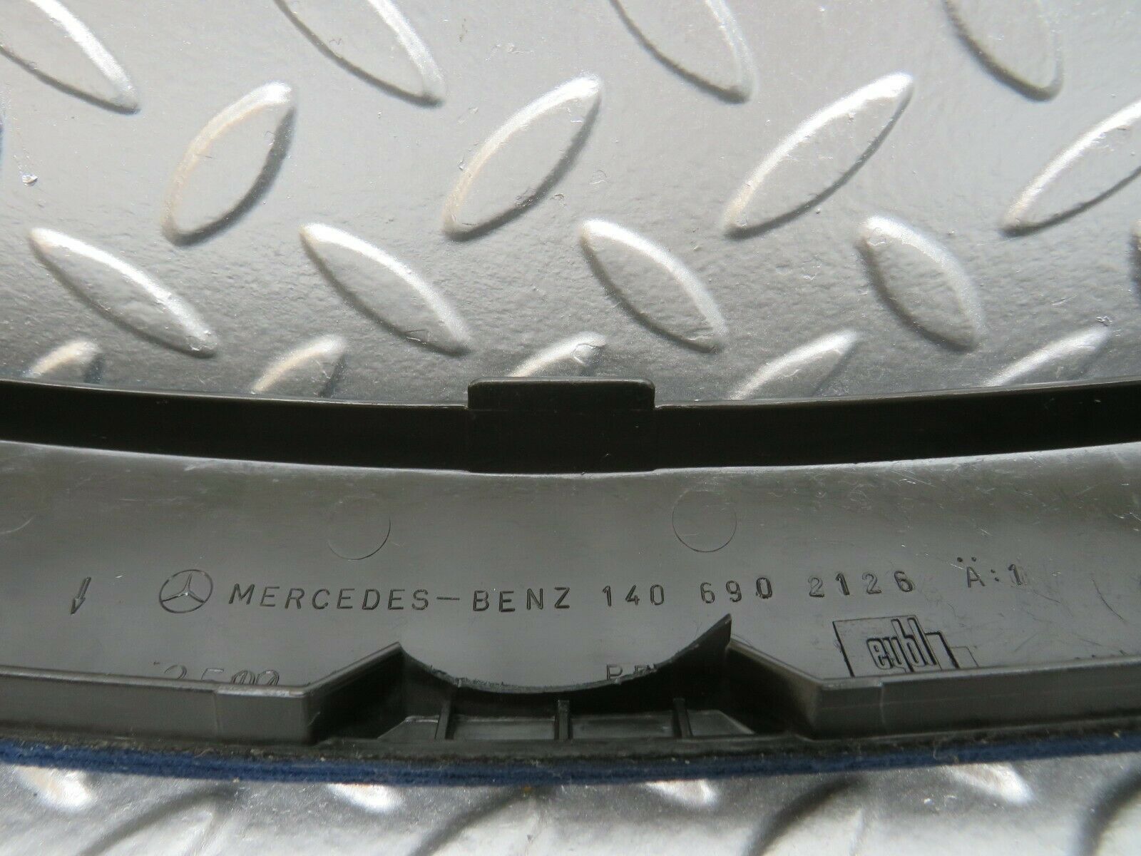 24608 Mercedes-Benz W140 S320 C Pillar Side Cover Right Side Blue 1406902126