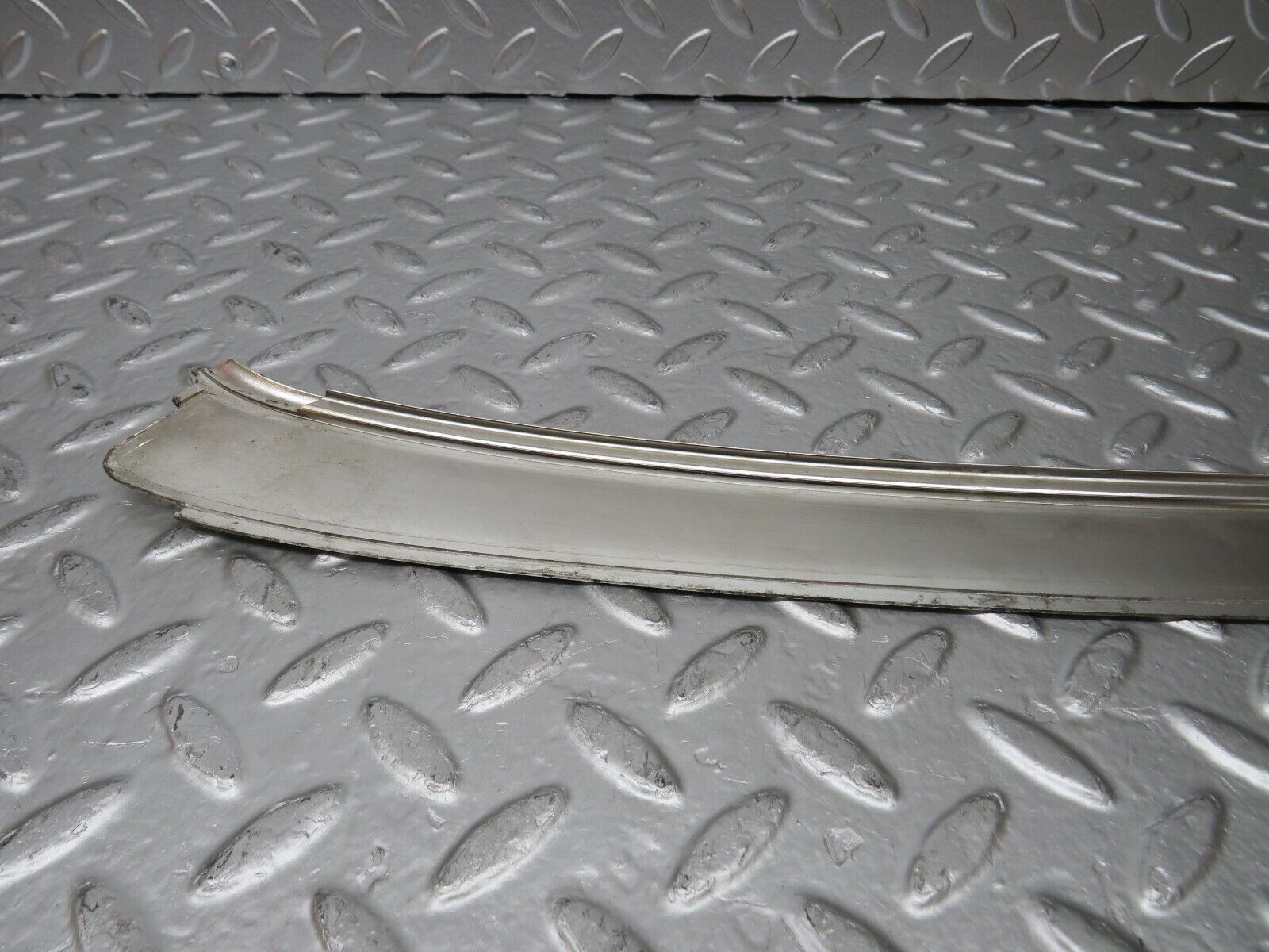 25588 Mercedes-Benz W123 200 C Pillar Exterior Chrome Trim Right Side