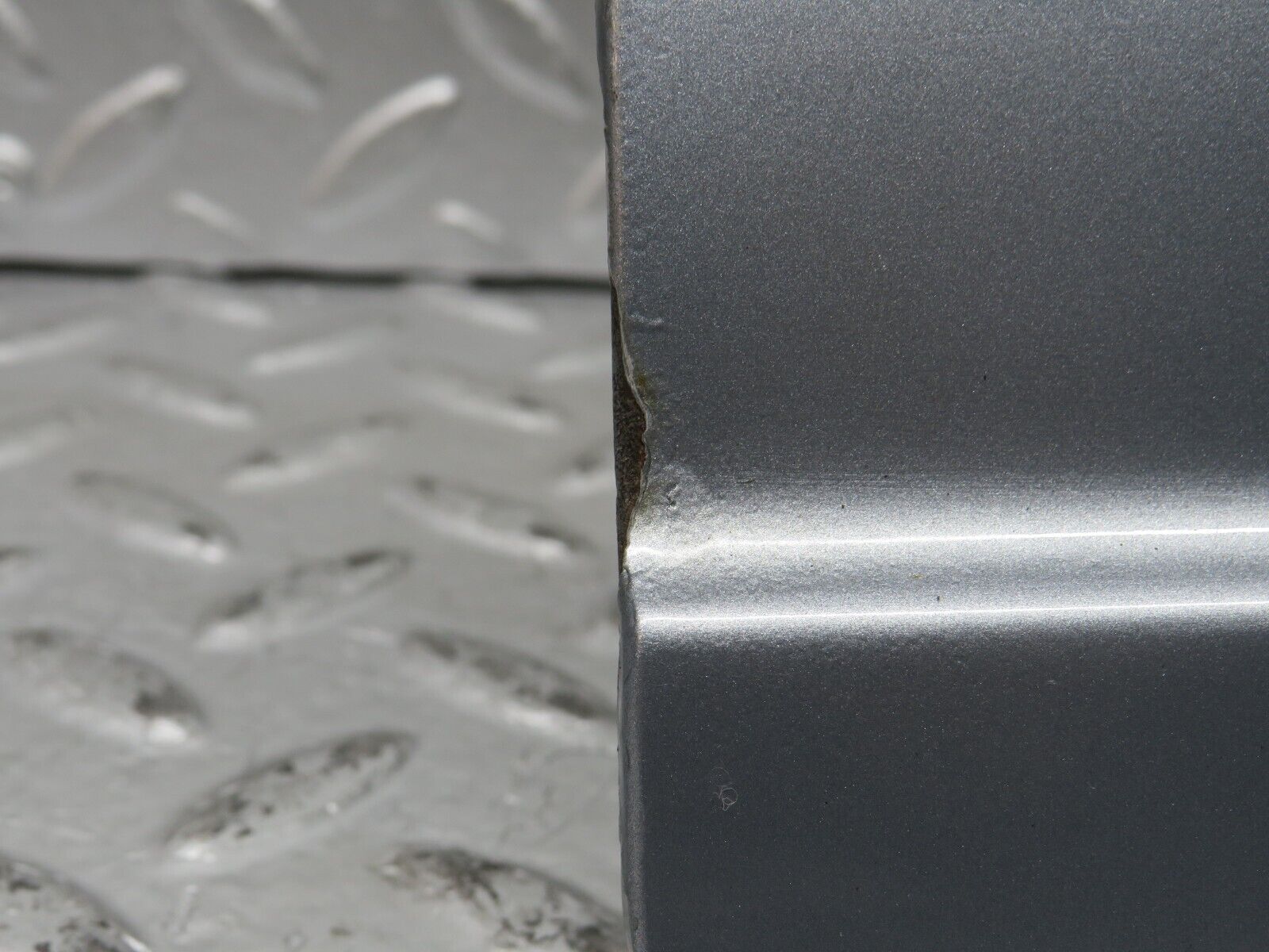 32064 Mercedes-Benz W123 230E Fuel Tank Flap Cap 1235840039