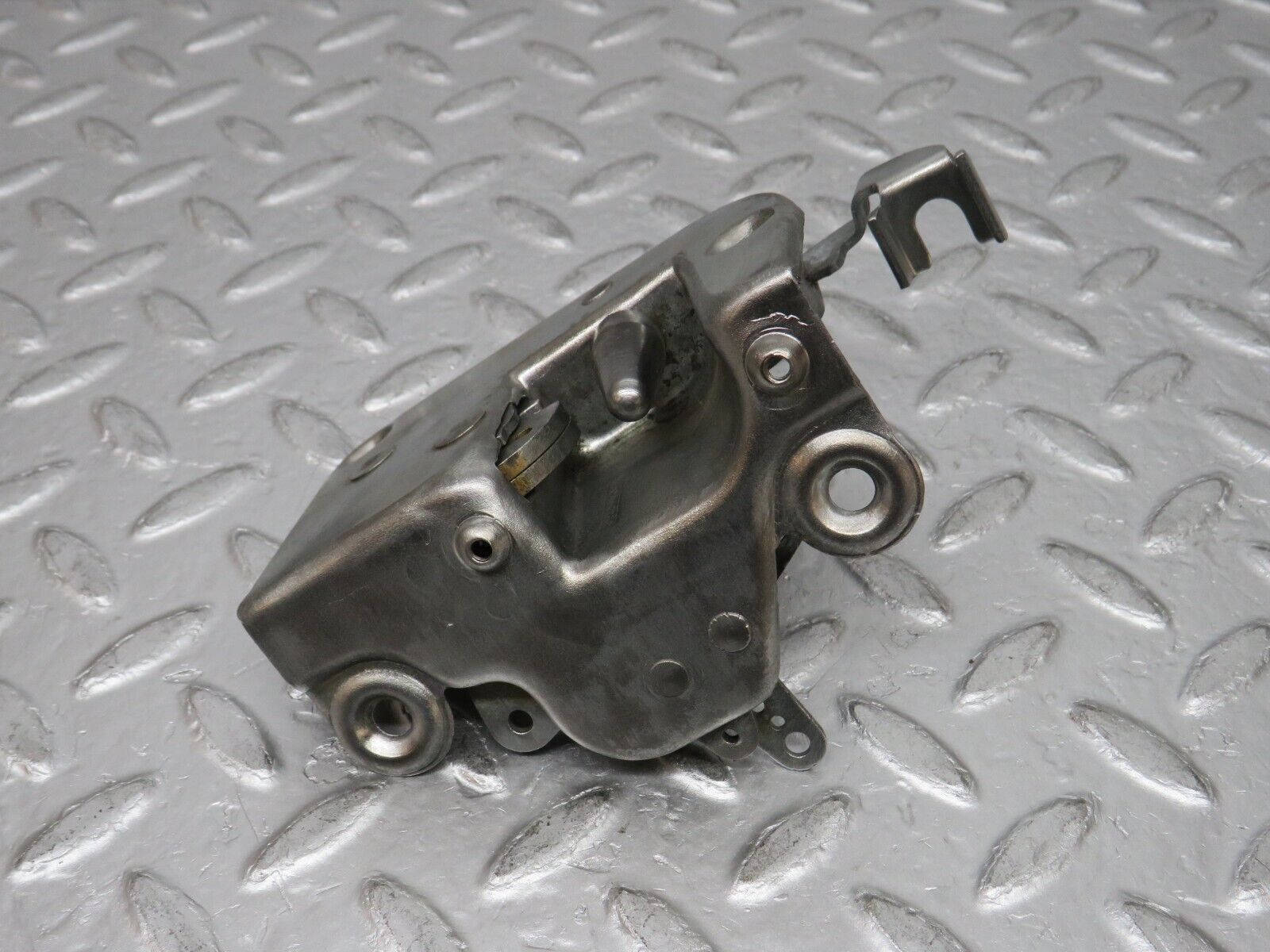 0729 Mercedes-Benz C107 350SLC Coupe Door Lock Mechanism Left Side