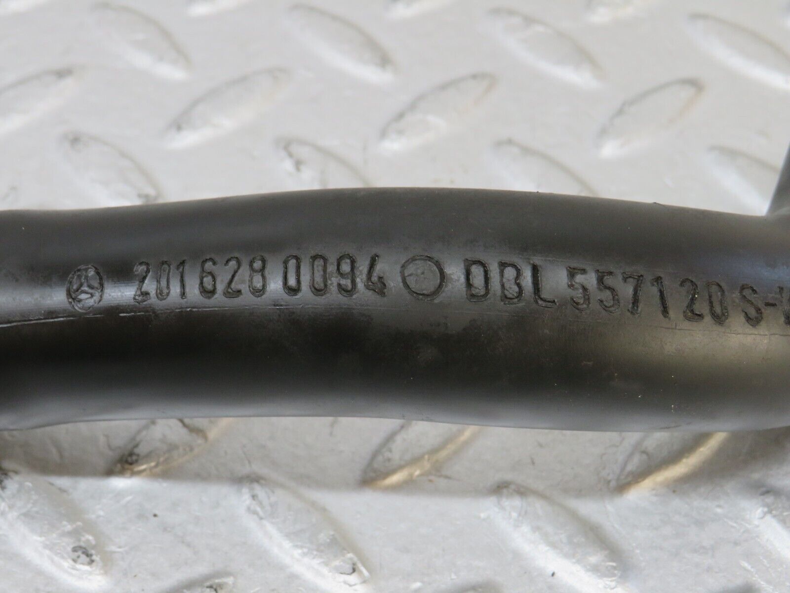 36523 Mercedes-Benz W201 190E 2.0L Water Drain Rubber Hose Pipe 2016280094