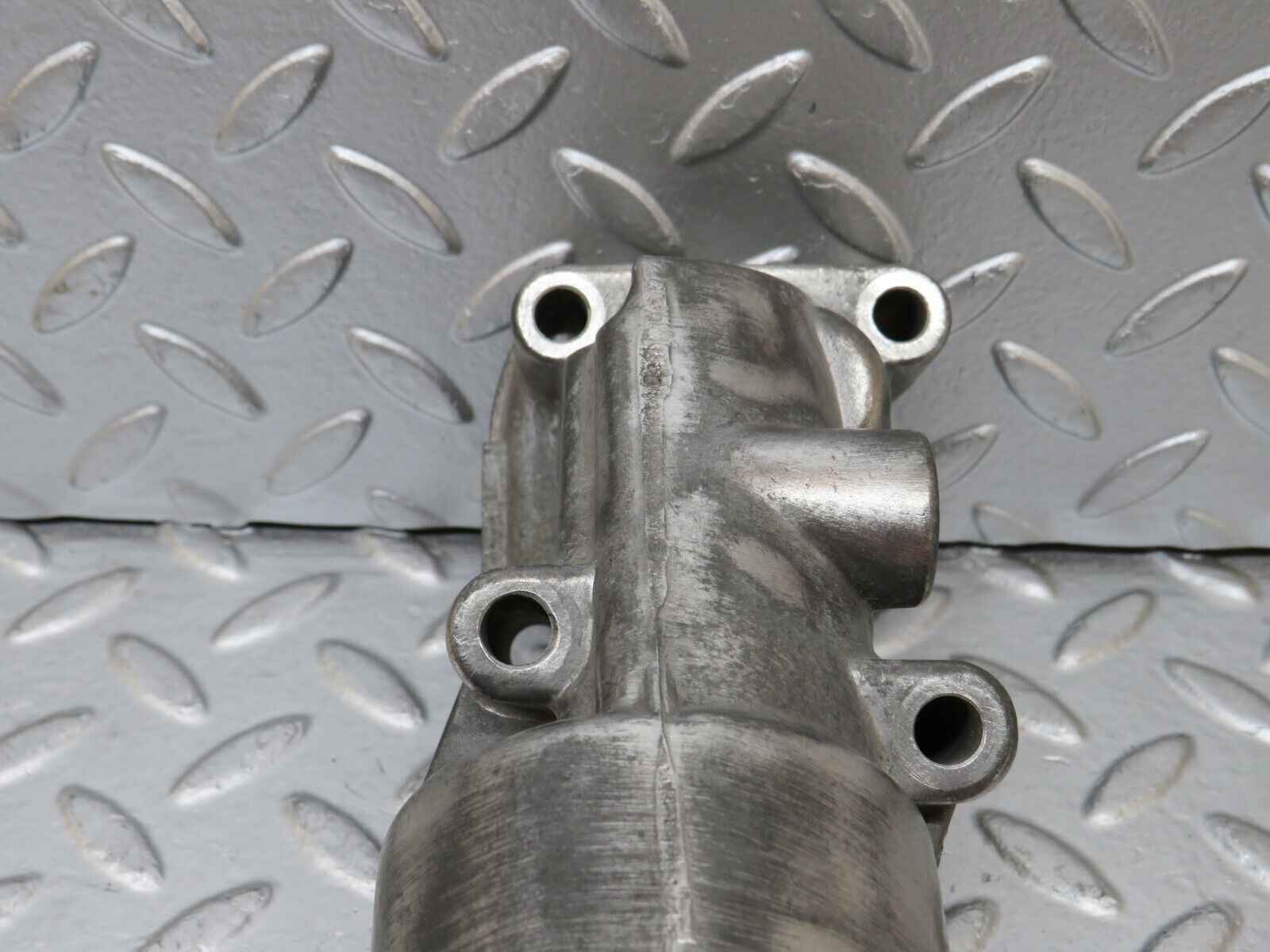 25622 Mercedes-Benz W123 200 Oil Filter Housing 1021800111