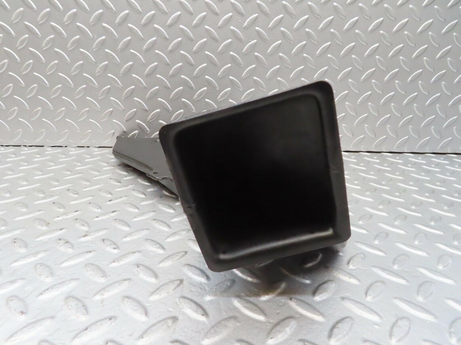 14270 Mercedes-Benz W116 350SE Ventilation Air Duct Right Side 1168310246