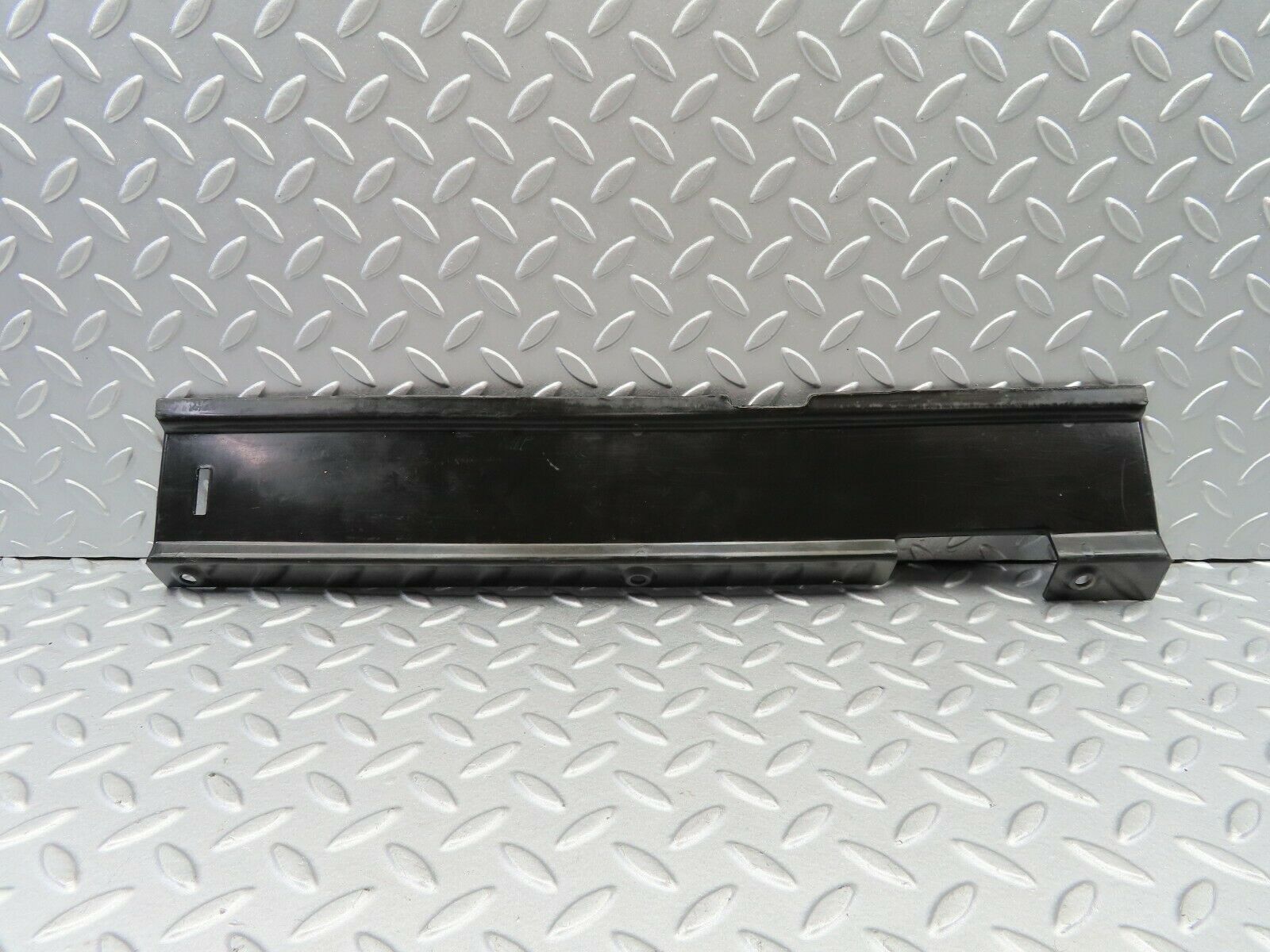 6225 Mercedes-Benz W126 380SE Front Left Cover 1268210136