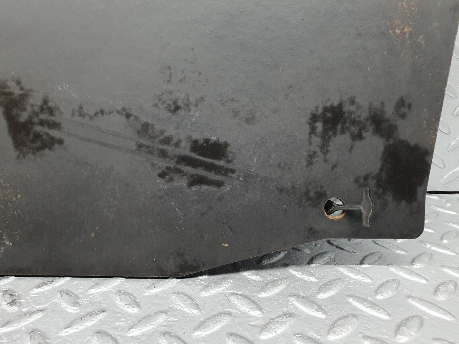 41126 Mercedes-Benz W126 300SE Spare Wheel Cover 1076930114