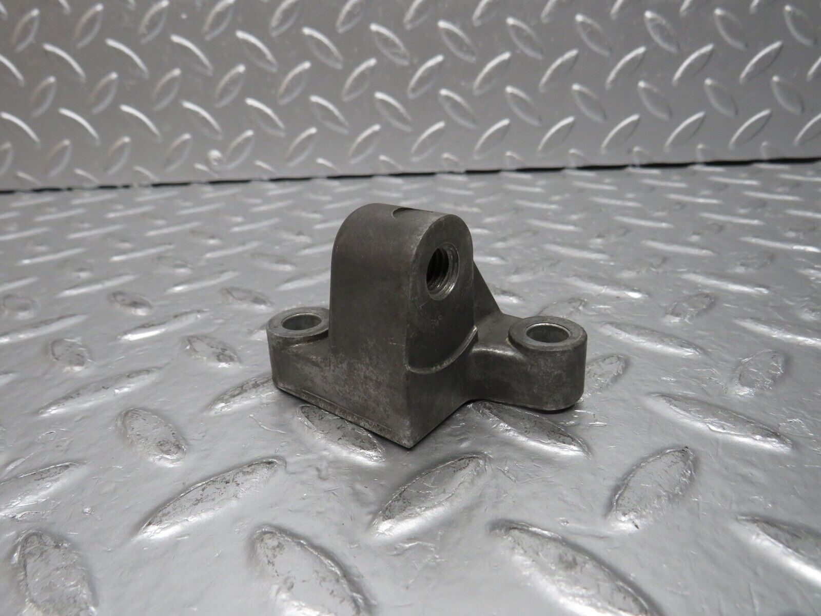 30498 Mercedes-Benz W124 230E Engine Bracket 1021550735