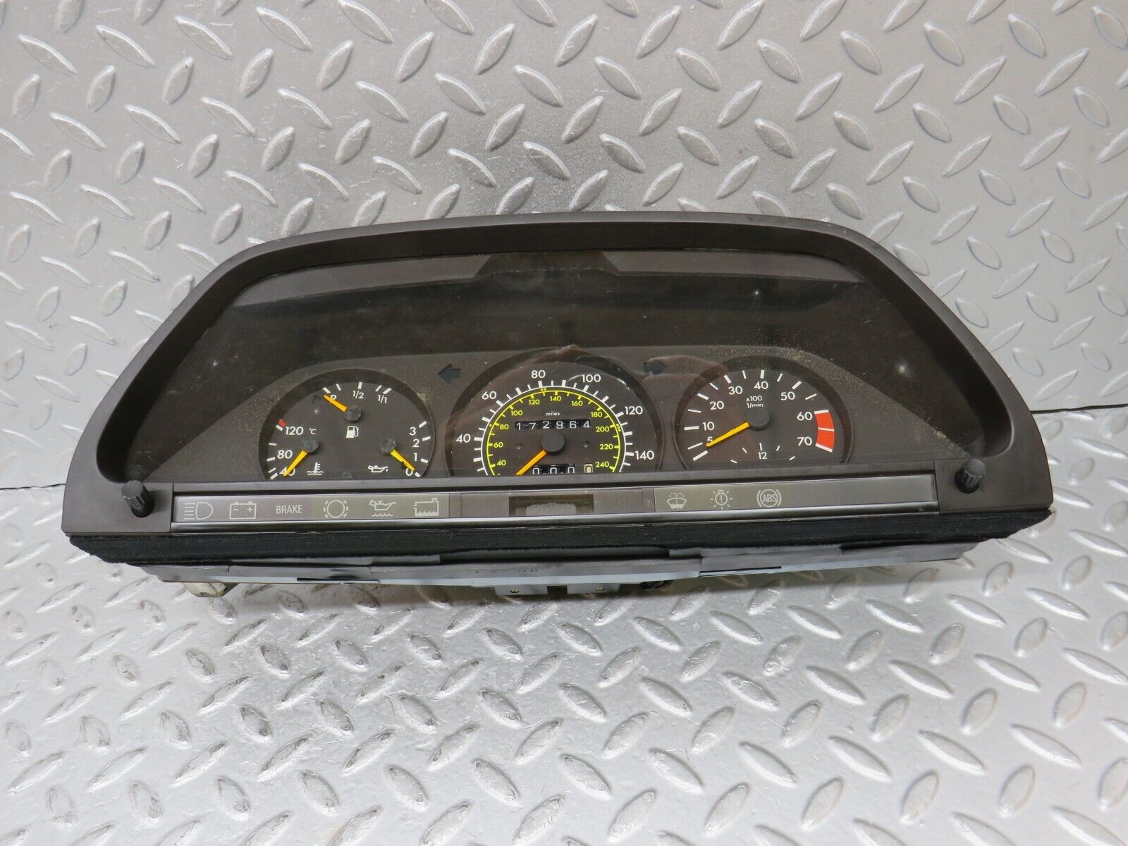 36303 Mercedes-Benz W126 420SE Instrument Cluster 1265424760 1265424760