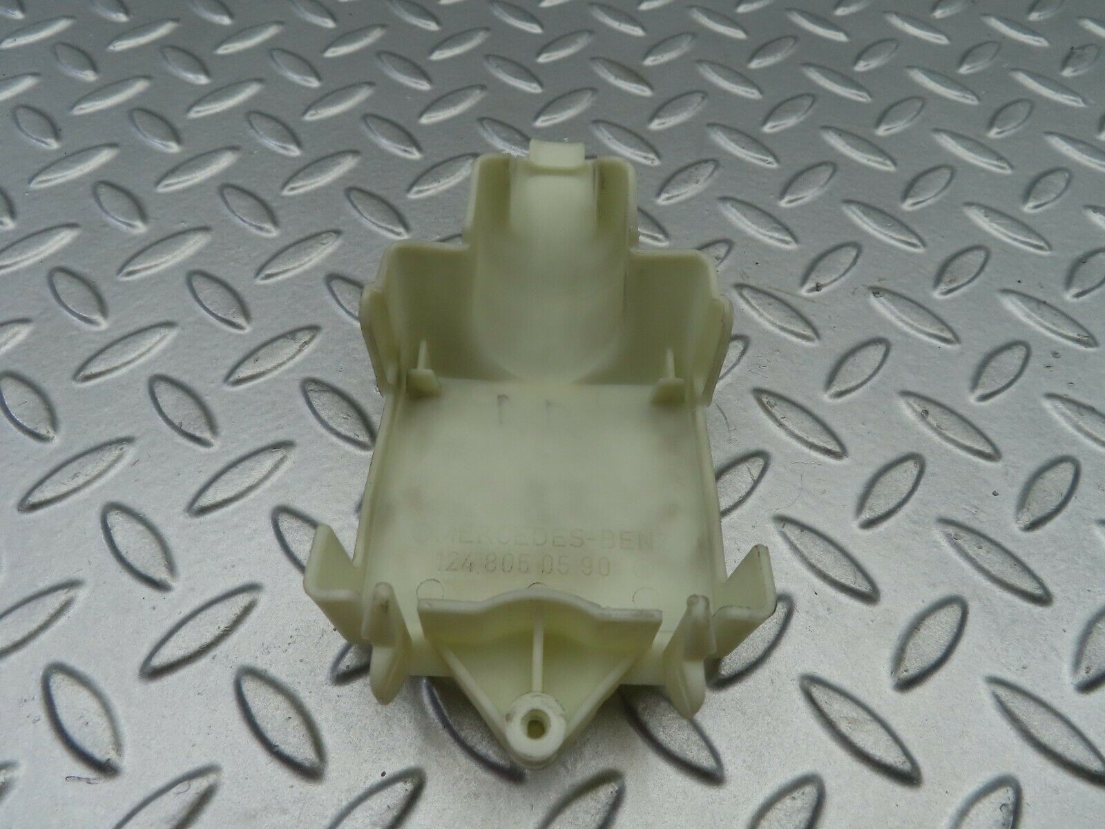 6579 Mercedes-Benz S124 E220 Wagon Rear Door Lock Vacuum Actuator Cover