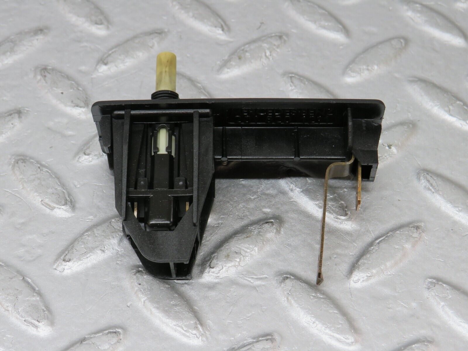 36054 Mercedes-Benz W126 420SE Trunk Boot Light Switch 2018201211