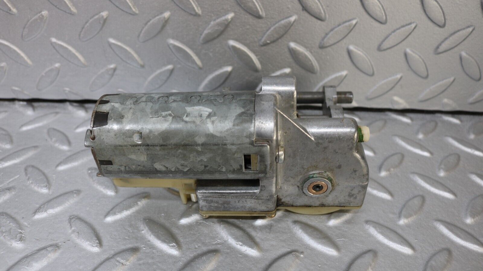 37189 Mercedes-Benz C126 420SEC Coupe Steering Column Adjustment Motor 1264600325