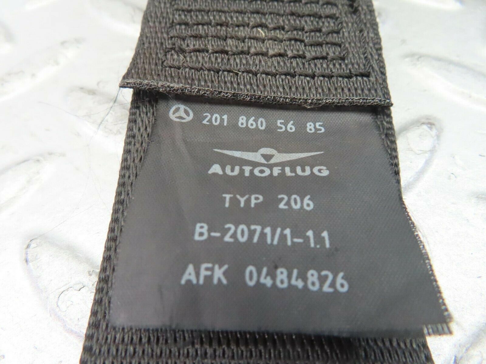10384 Mercedes-Benz W201 190E Rear Middle Seat Belt With Buckle 2018605685