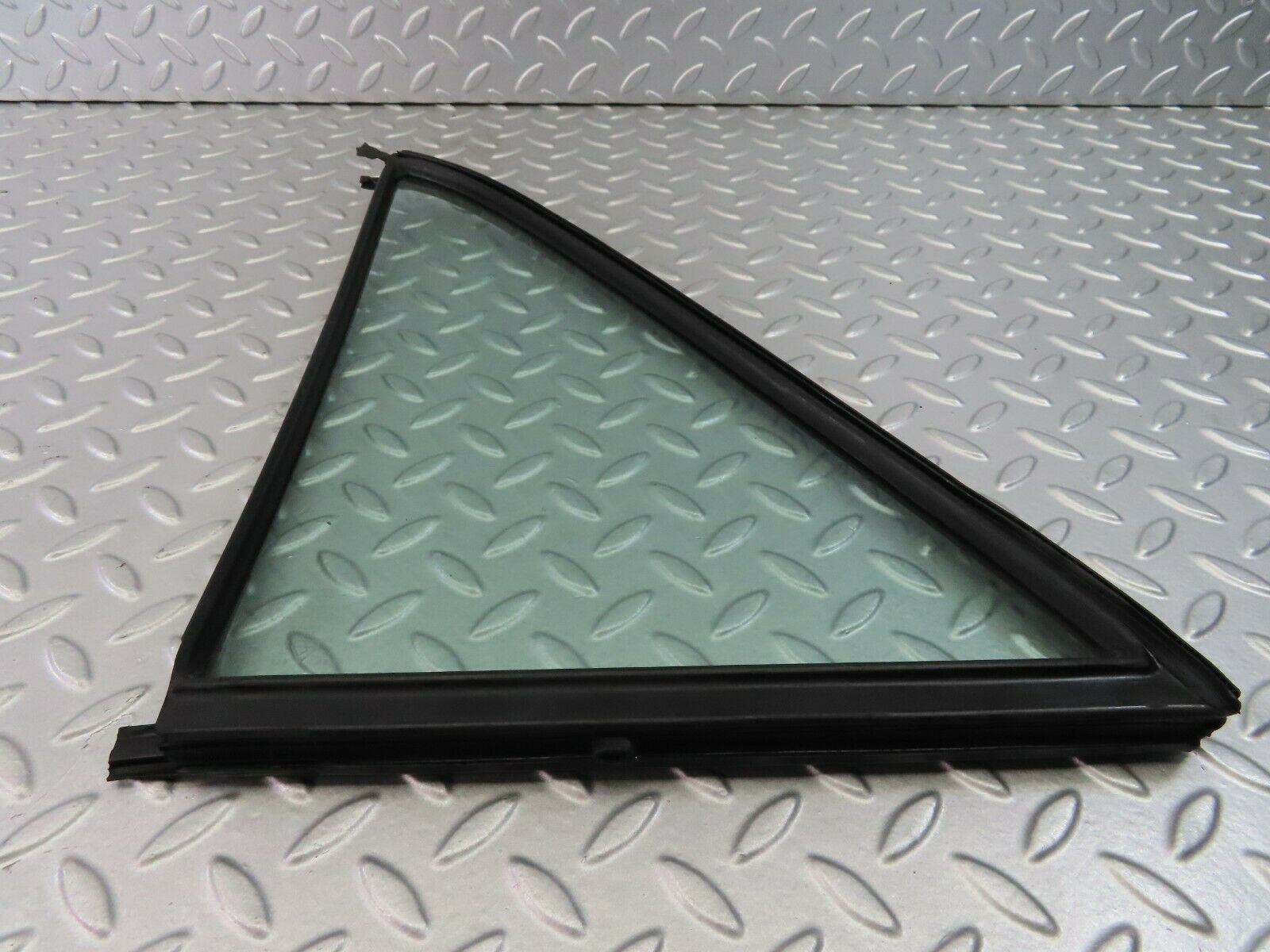 7257 Mercedes-Benz W116 450SE Rear Right Quarter Window