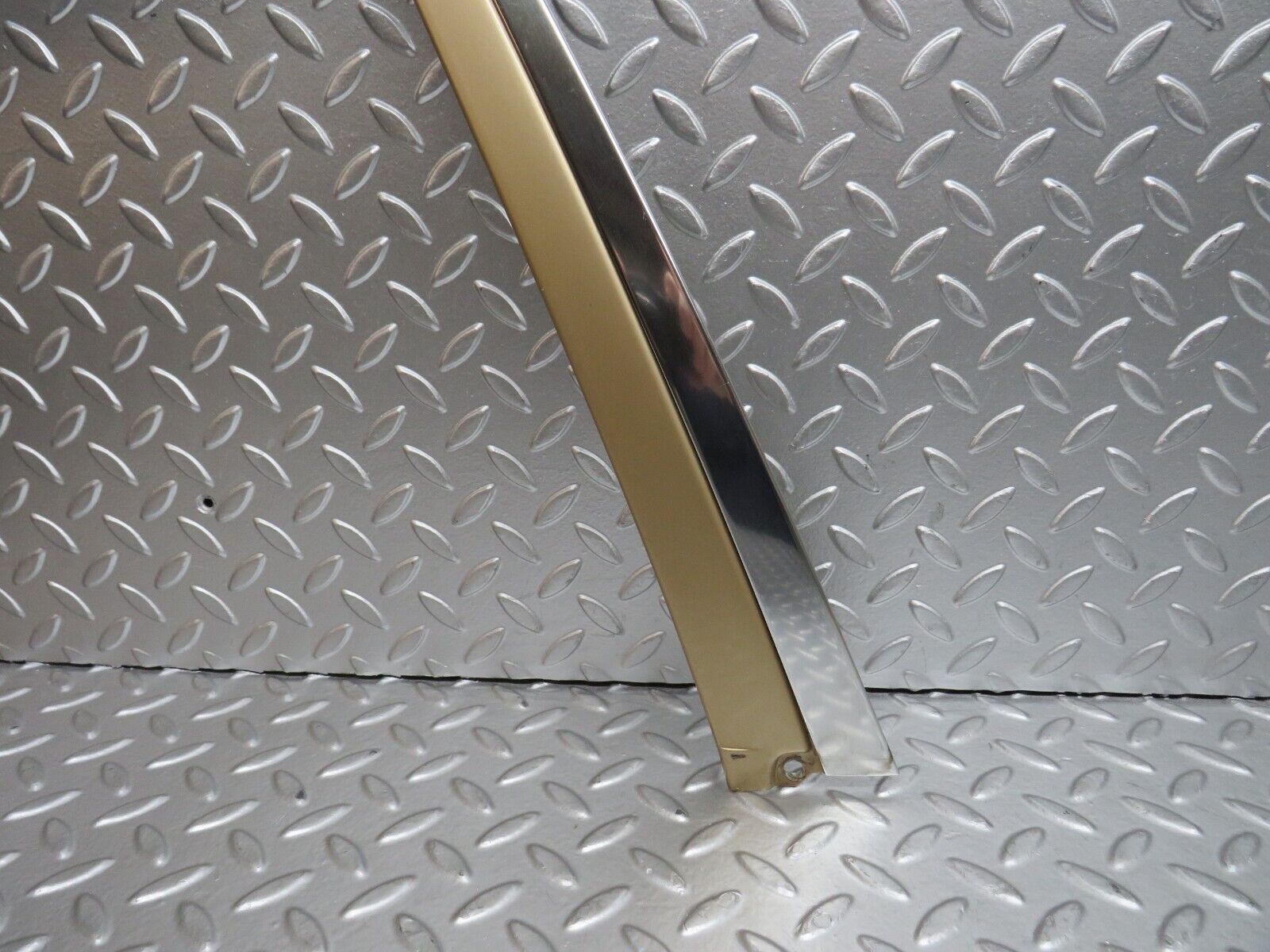 28464 Mercedes-Benz S123 240D Wagon Rear Right Exterior Frame Trim