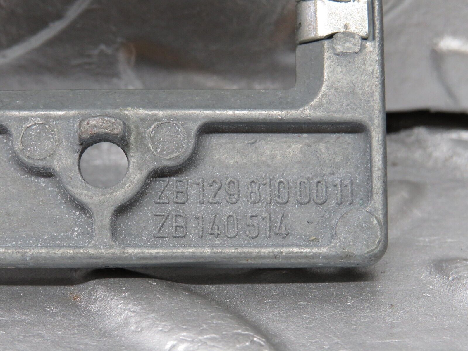 38291 Mercedes-Benz R129 280SL Coupe Rear View Mirror Bracket 1298110111 1298100011