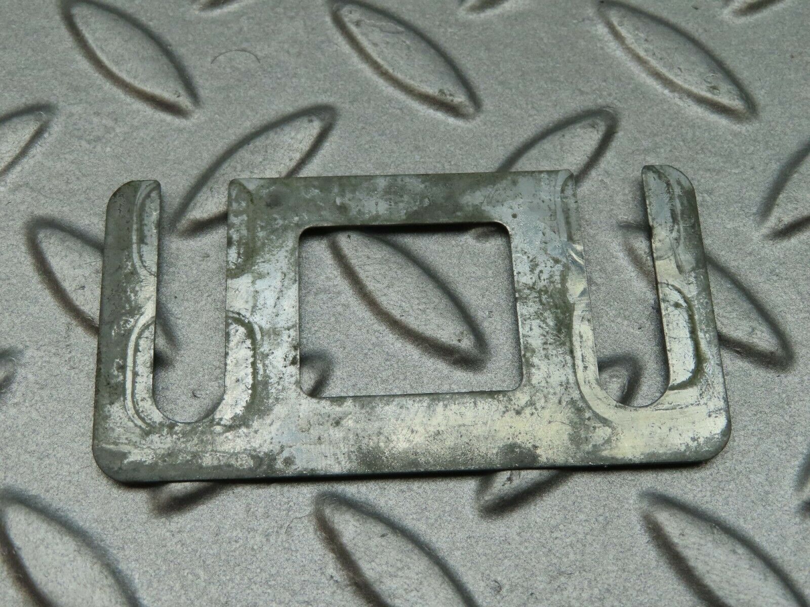 3724 Mercedes-Benz S123 200T Wagon Door Lock Latch Left Side