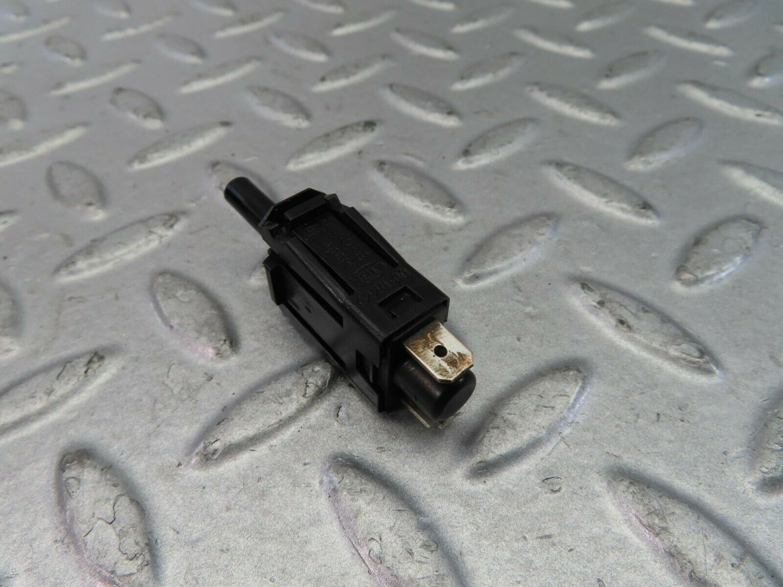 9458 Mercedes-Benz C124 300CE Coupe Door Contact Switch 0015458714