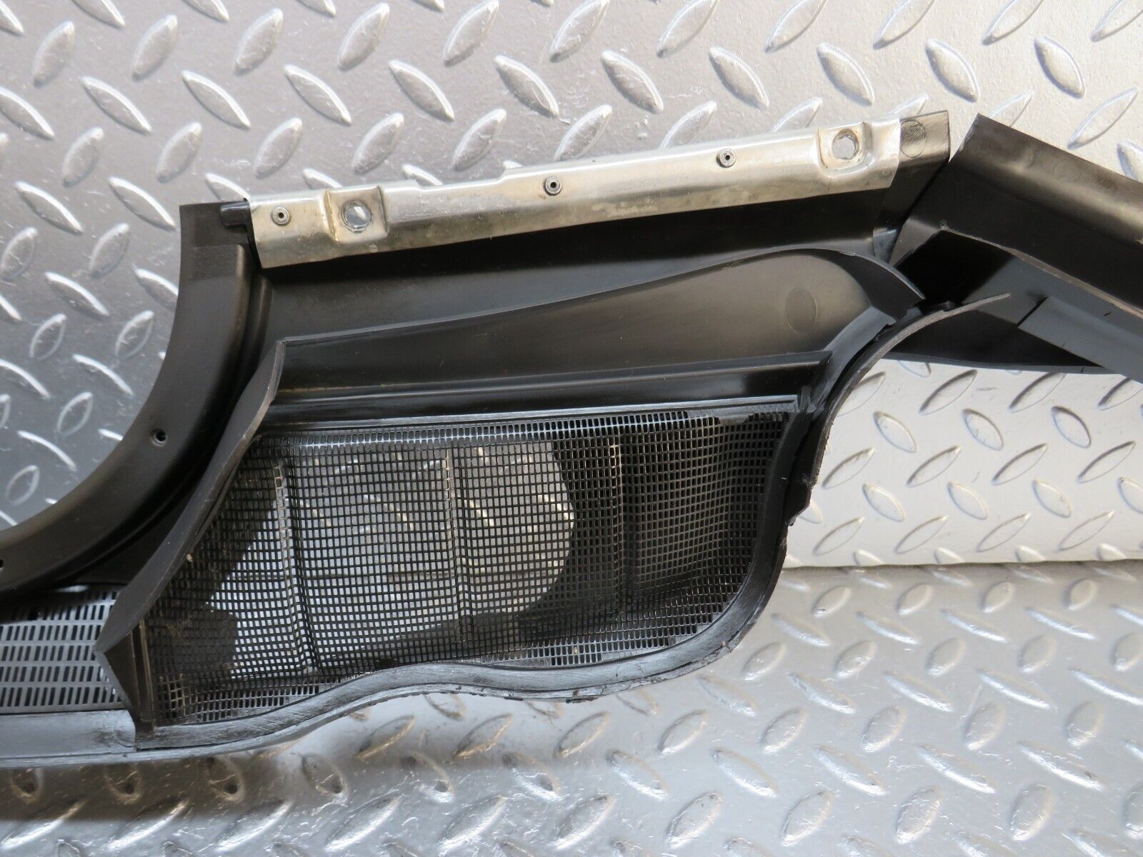 32516 Mercedes-Benz S124 300TE Wiper Mechanism Cover 1246200973 1246202667