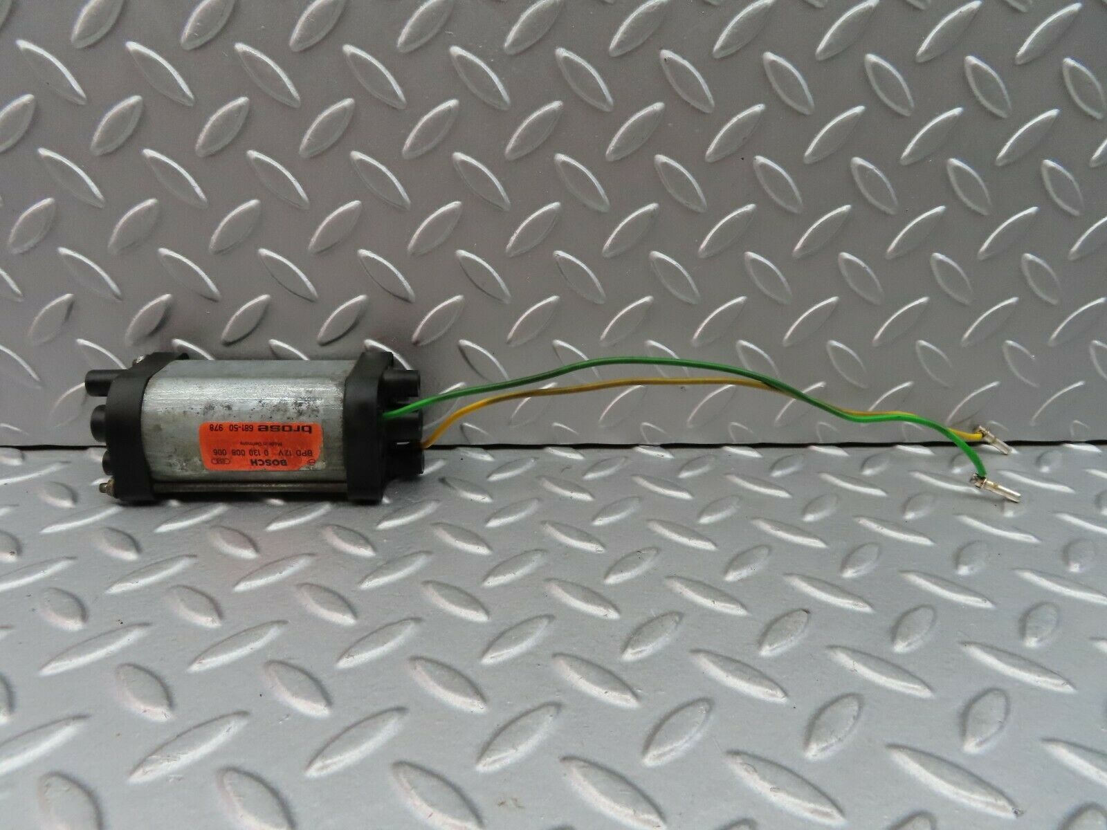 6228 Mercedes-Benz W126 380SE Seat Adjustment Motor Bosch 0130008006