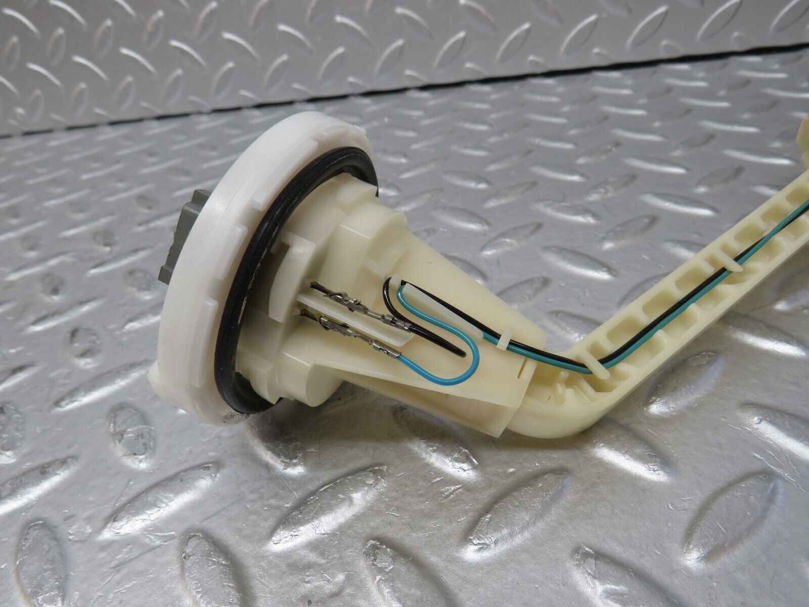 35066 Mercedes-Benz W210 320E Fuel Level Sender Unit 2105422317 221838001006