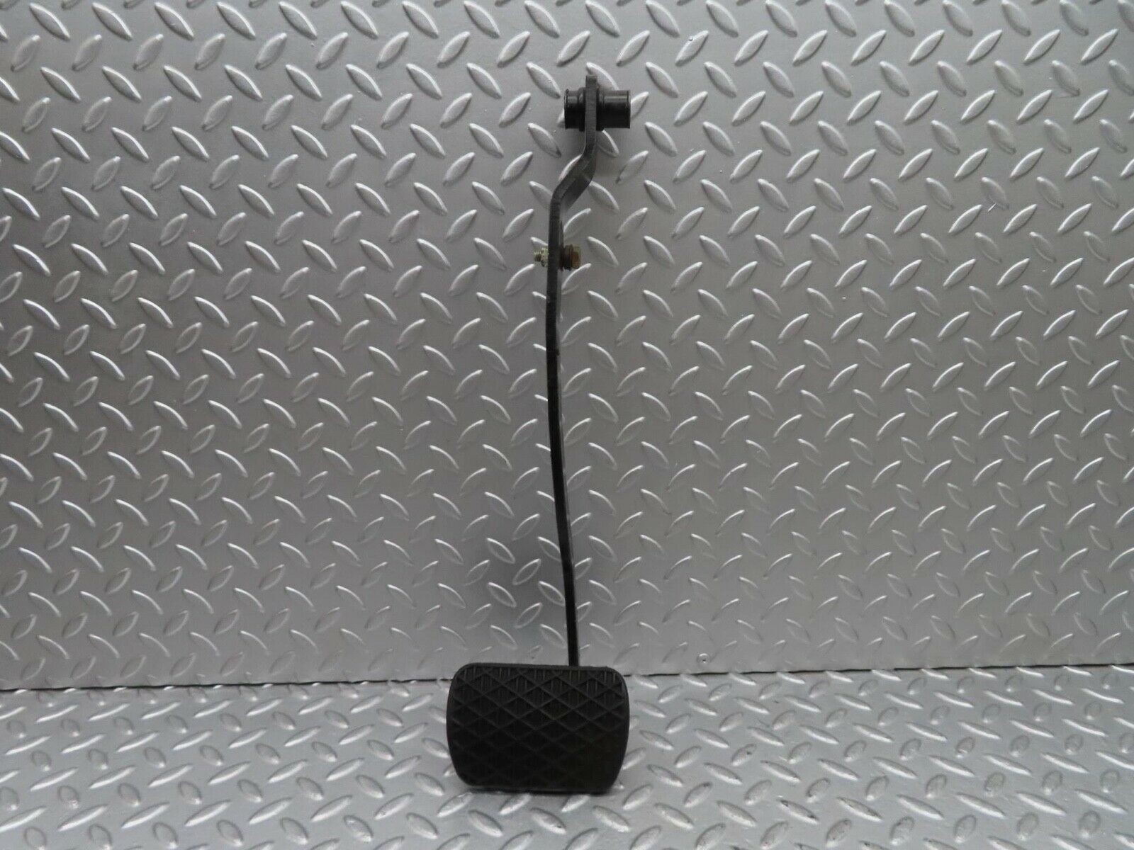 14396 Mercedes-Benz W116 350SE Brake Pedal 1232910082