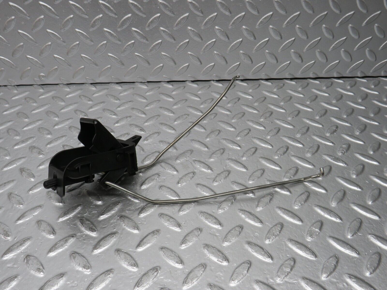 31401 Mercedes-Benz S124 220TE Tailgate Interior Release Handle 1247660564