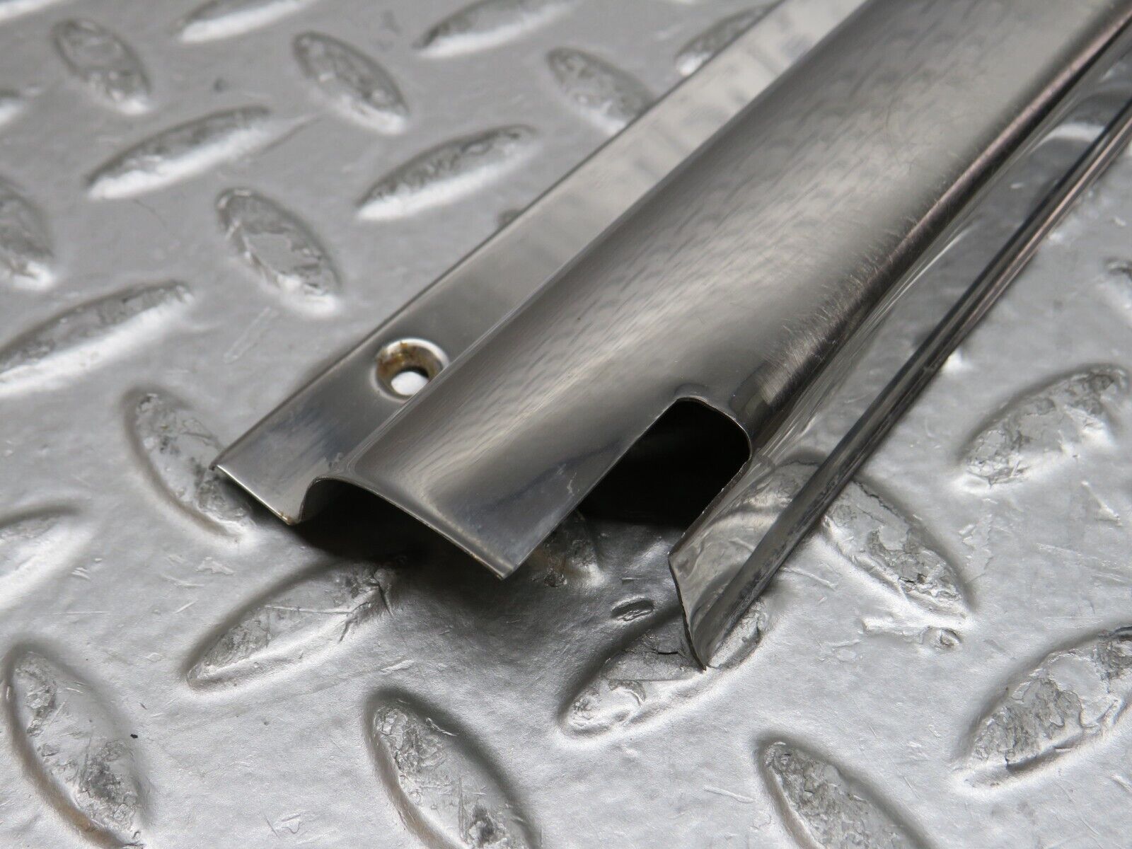 37370 Mercedes-Benz W109 300SEL Rear Right Door Sill Chrome