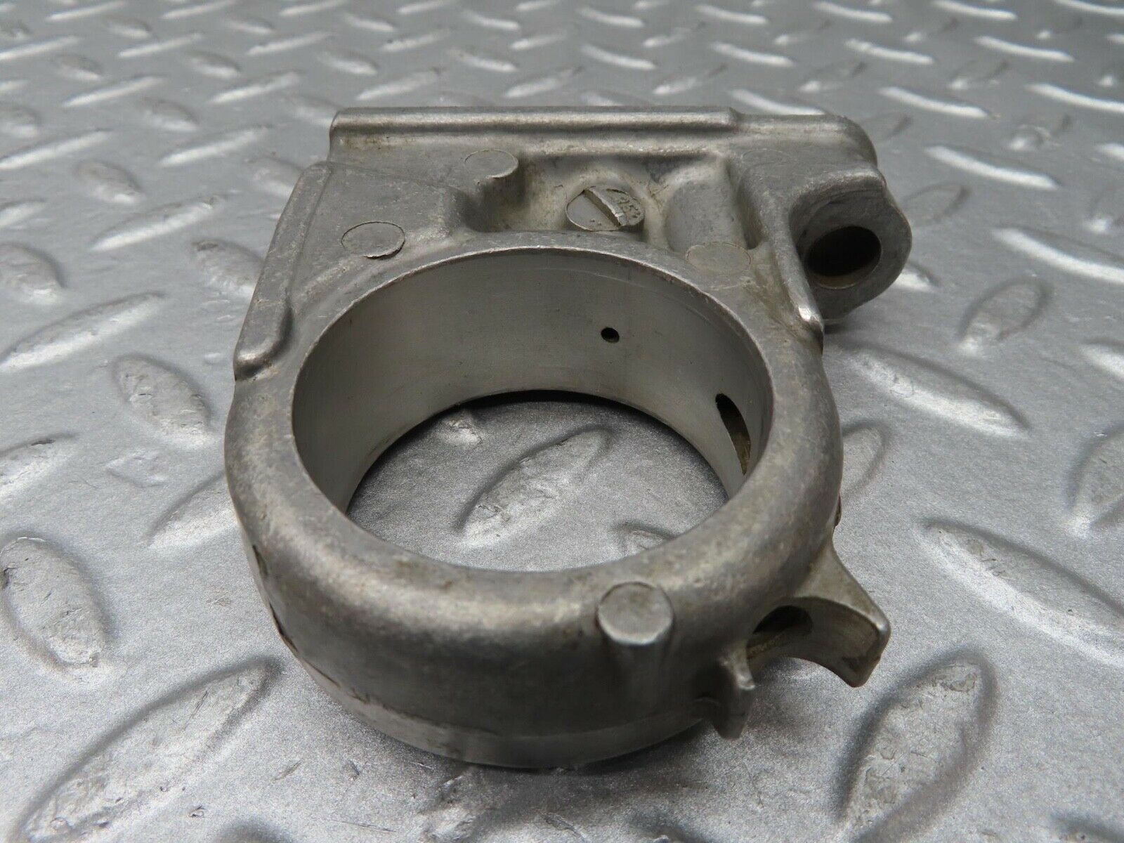 16715 Mercedes-Benz C107 380SLC Camshaft Tower Bearing 1160515118