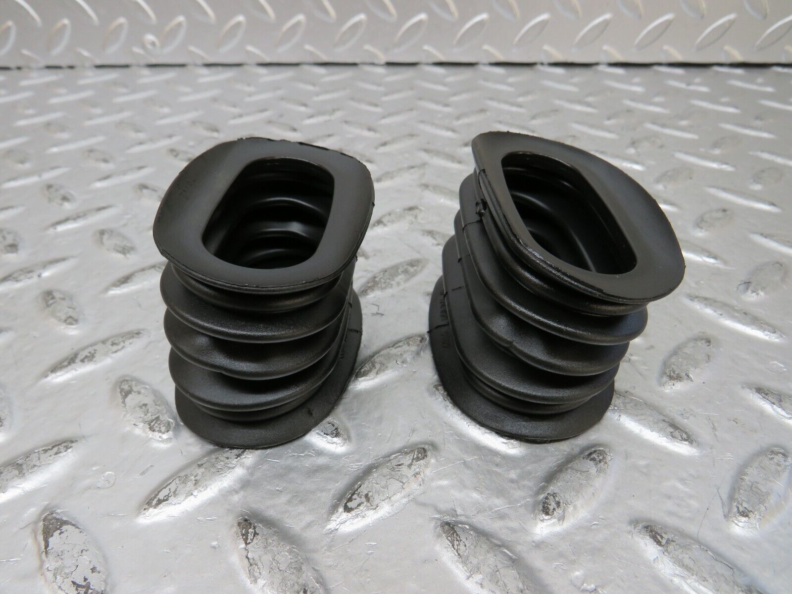 26522 Mercedes-Benz C124 220CE Door Wire Protector Rubber 1248210197