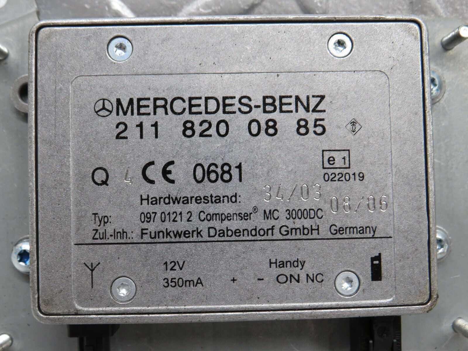 35151 Mercedes-Benz W221 Bluetooth Control Module 2118200885