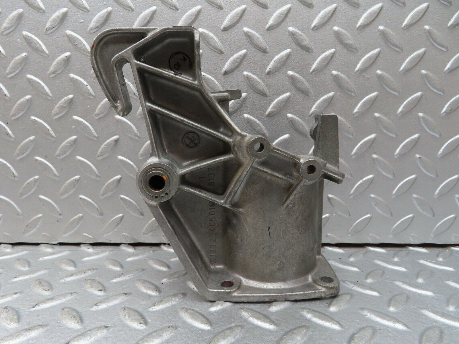 19100 Mercedes-Benz W123 300D Brake Pedal Bracket 1232940501