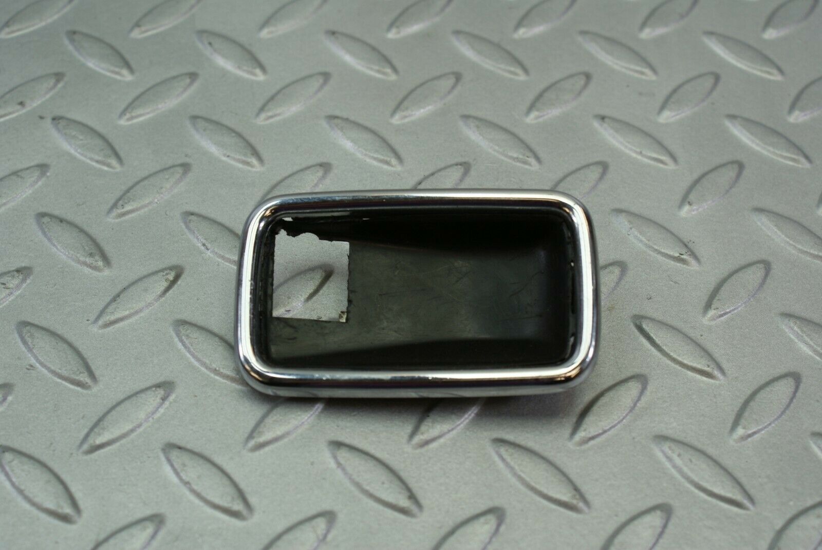 3182 Mercedes-Benz W115 220D Chrome Frame For Door Opener Right 1087660611