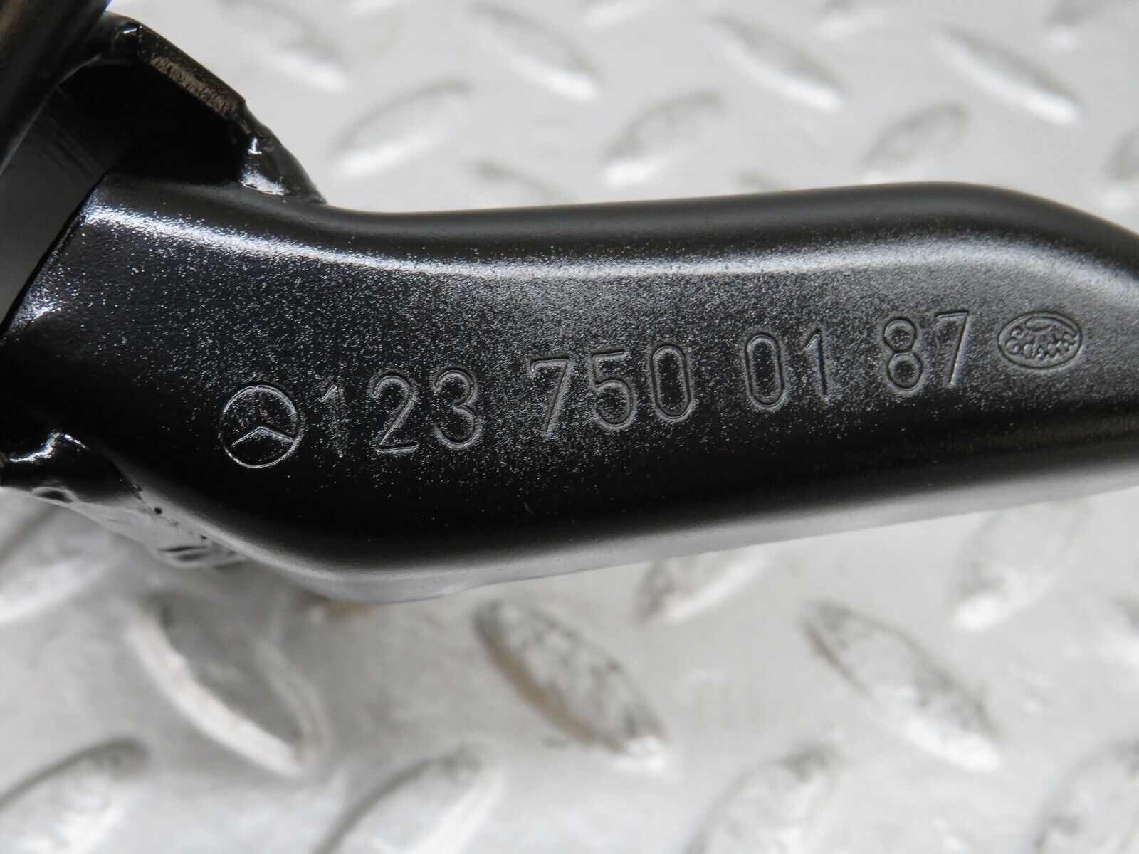 27917 Mercedes-Benz W123 280E Trunk Lid Hinge Left 1237500187