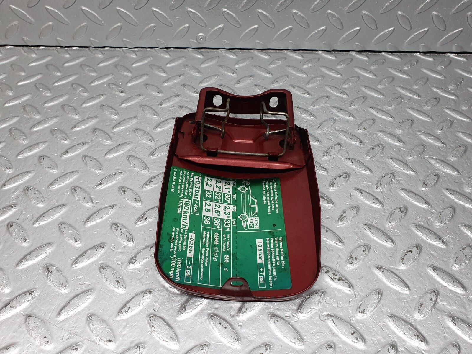 41001 Mercedes-Benz W126 300SE Fuel Tank Flap Cap 1265842539