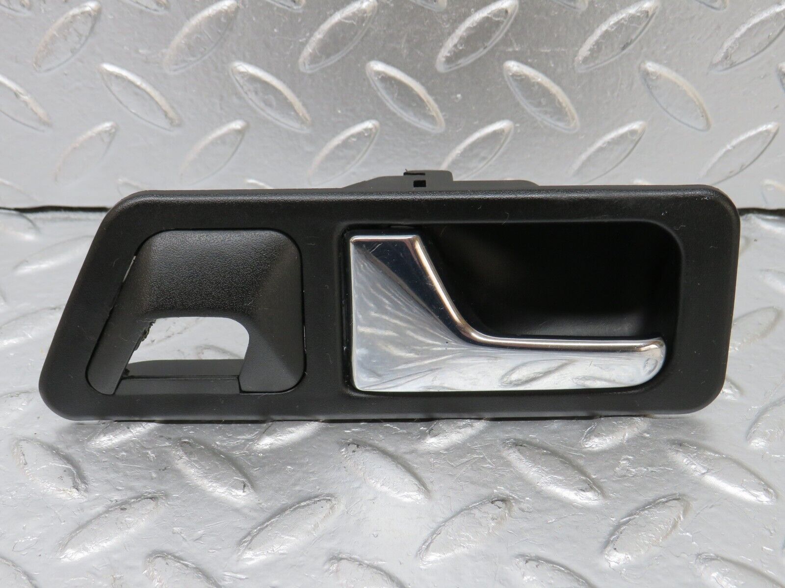 33645 Mercedes-Benz W201 190E 2.0L Left Interior Door Handle 2017660164