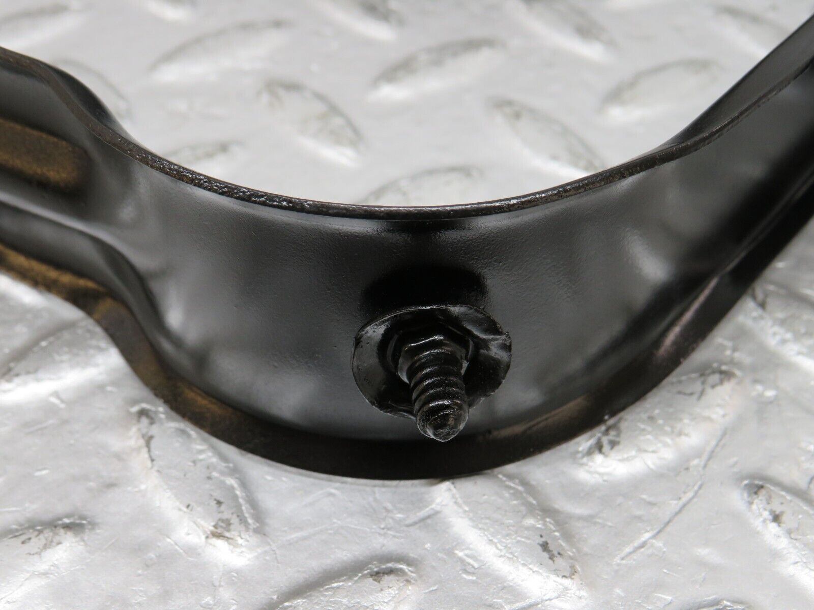 33393 Mercedes-Benz W202 C180 Fuel Tank Tightening Strap 2024700740