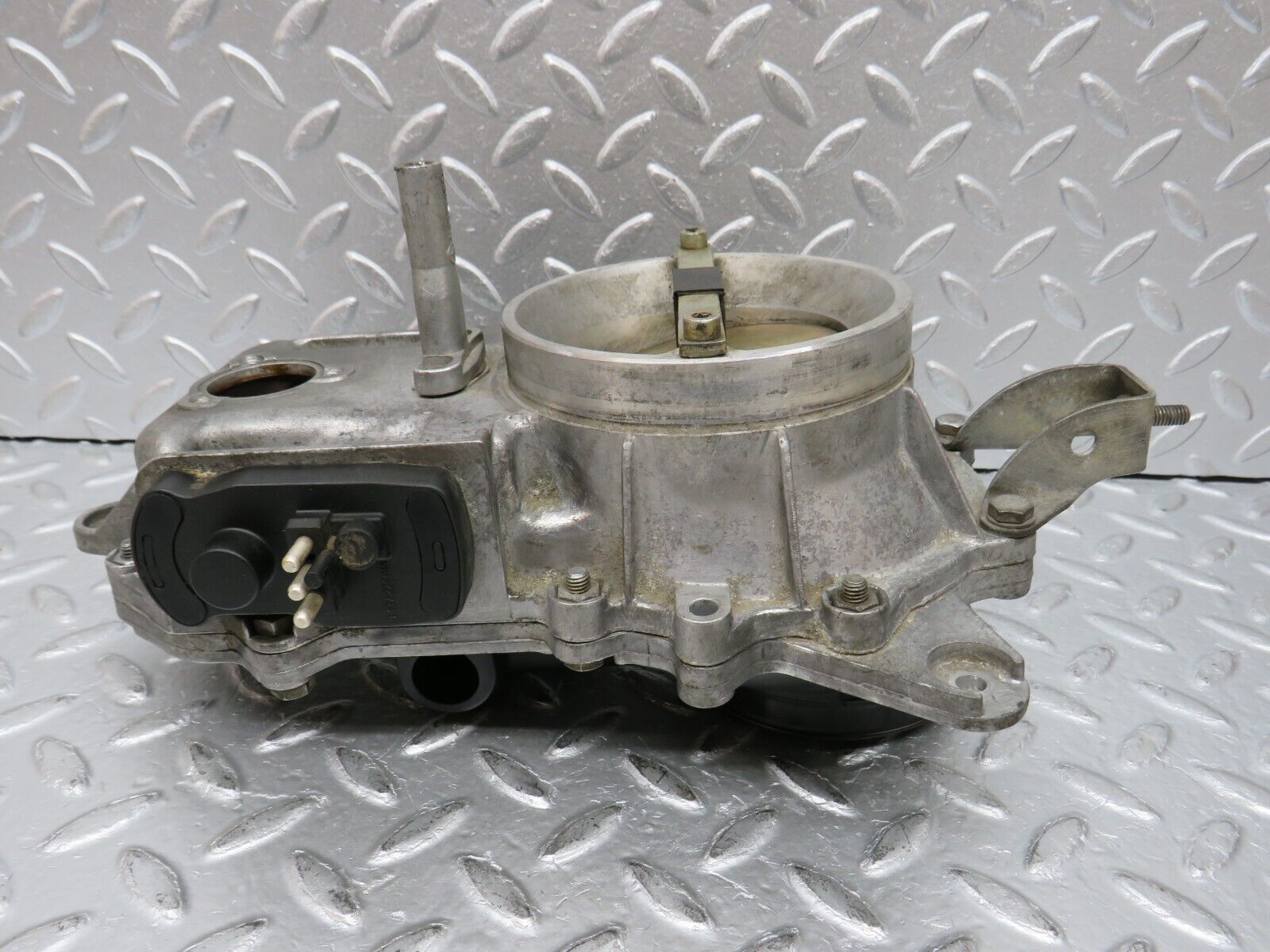 32642 Mercedes-Benz S124 300TE Air Flow Mass Meter Sensor Bosch 1031410090