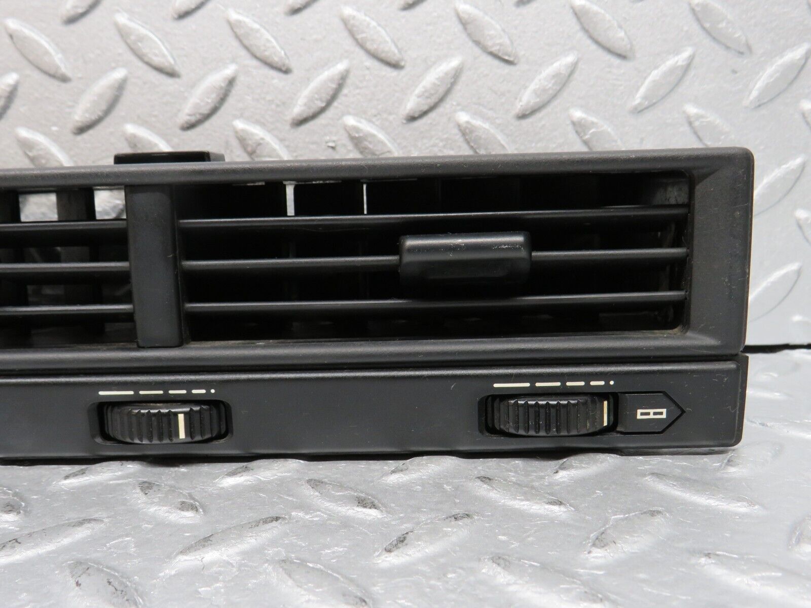 38557 Mercedes-Benz R129 280SL Coupe Dash Centre Air Vent 1298300054