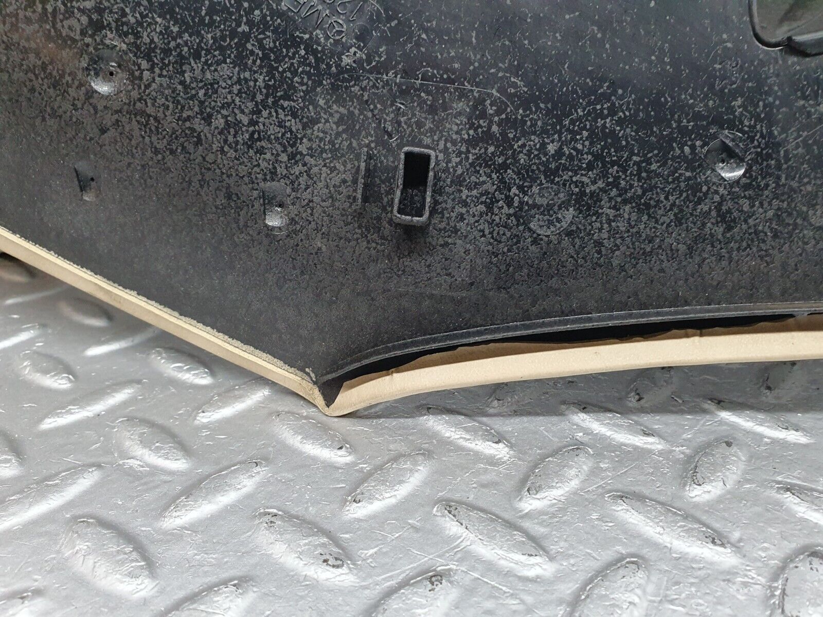 40999 Mercedes-Benz W126 300SE C Pillar Cover Right Side Beige 1266950444