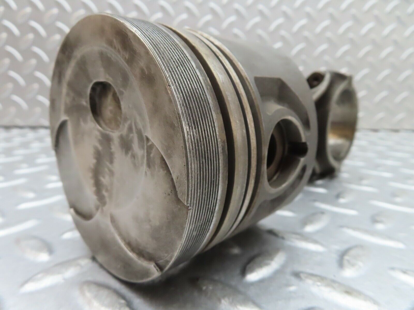 19199 Mercedes-Benz W123 300D Piston With Connecting Rod 91.48 mm