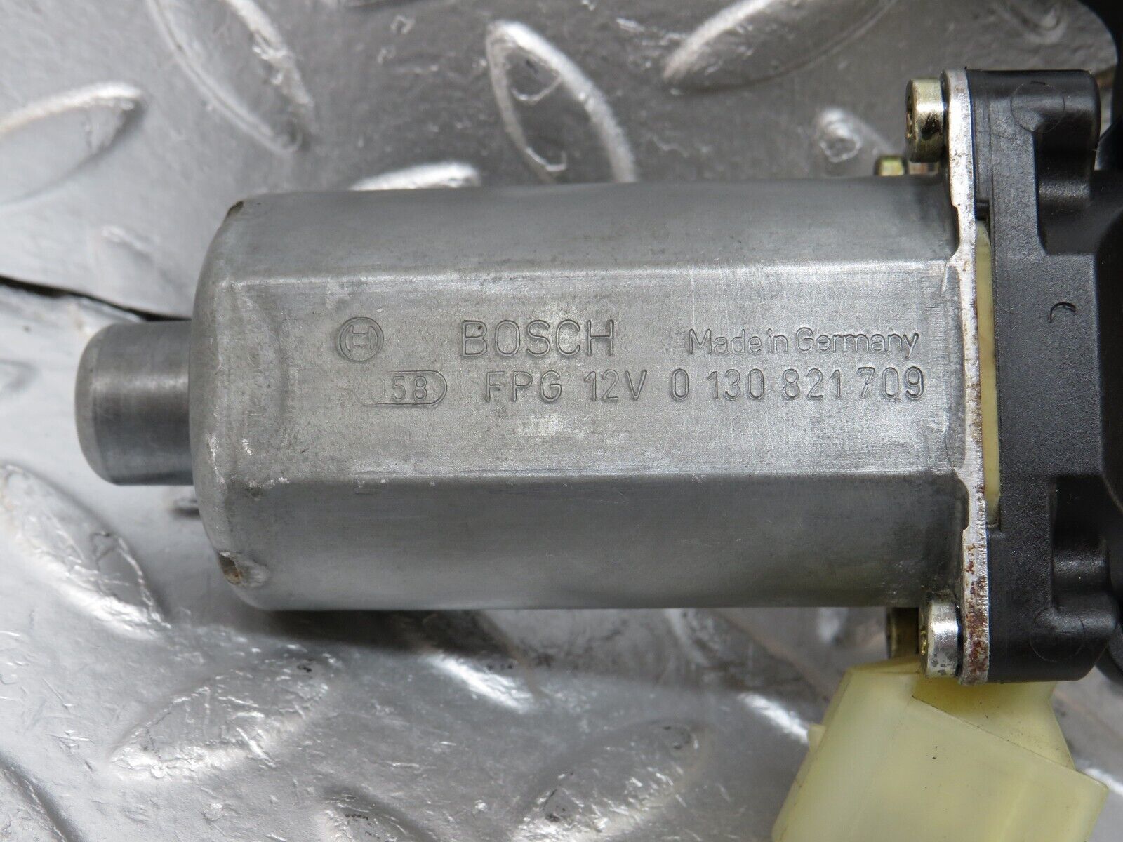 34701 Mercedes-Benz W210 320E Front Right Window Regulator Motor 0130821709