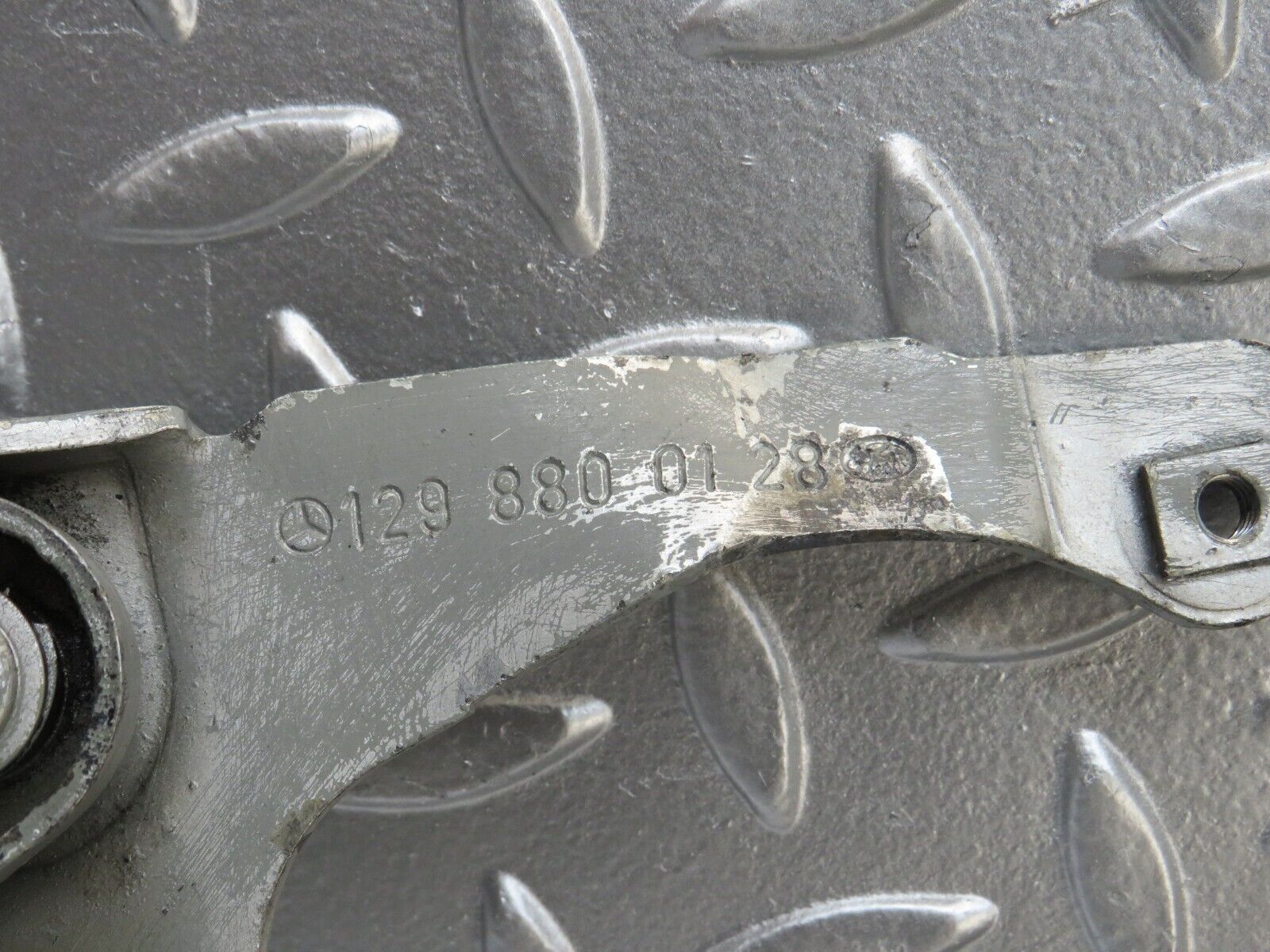 25023 Mercedes-Benz W140 S320 Bonnet Hinge Left Side 1298800128